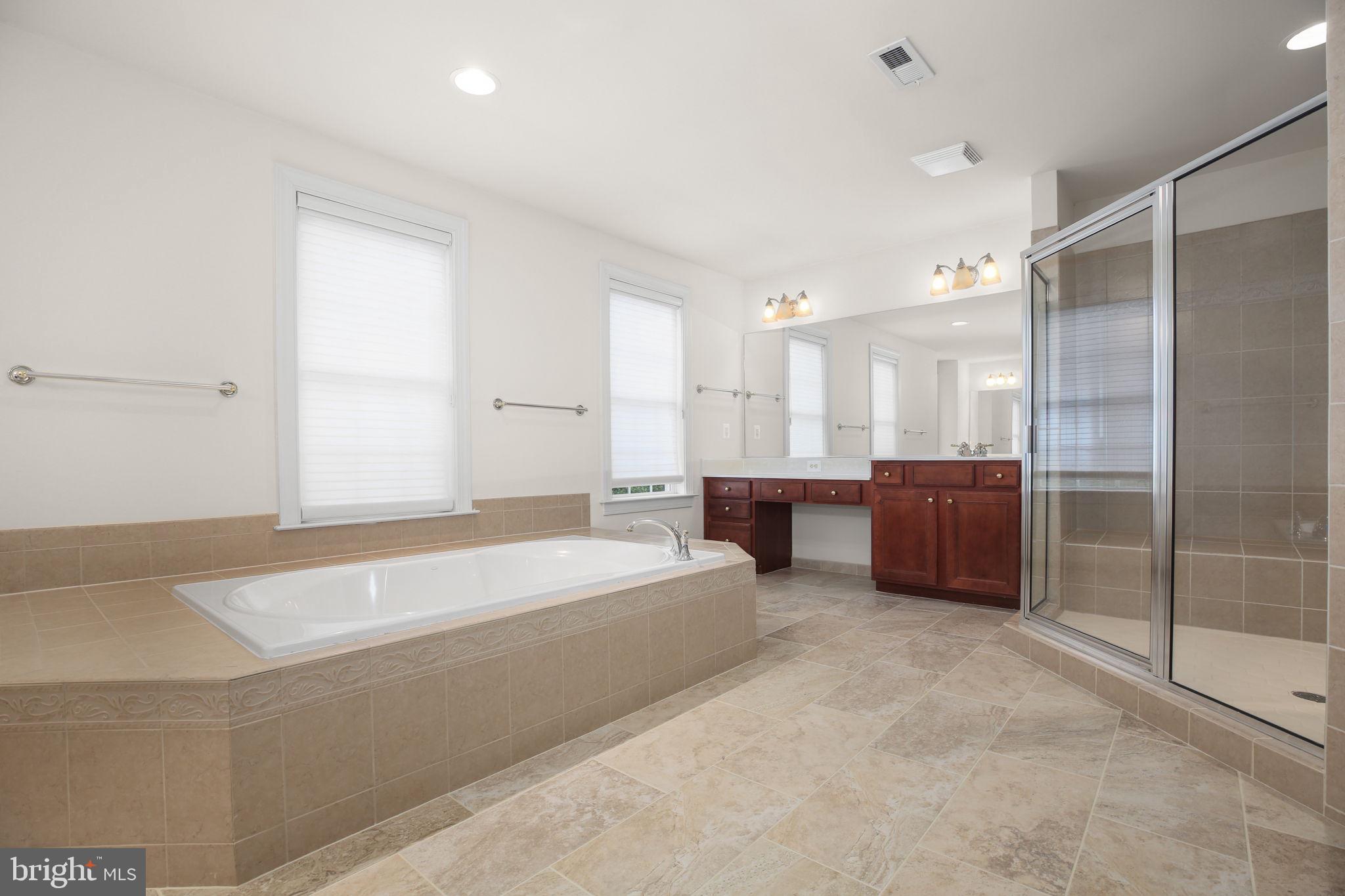 SMITH LAKE ESTATES - Residential