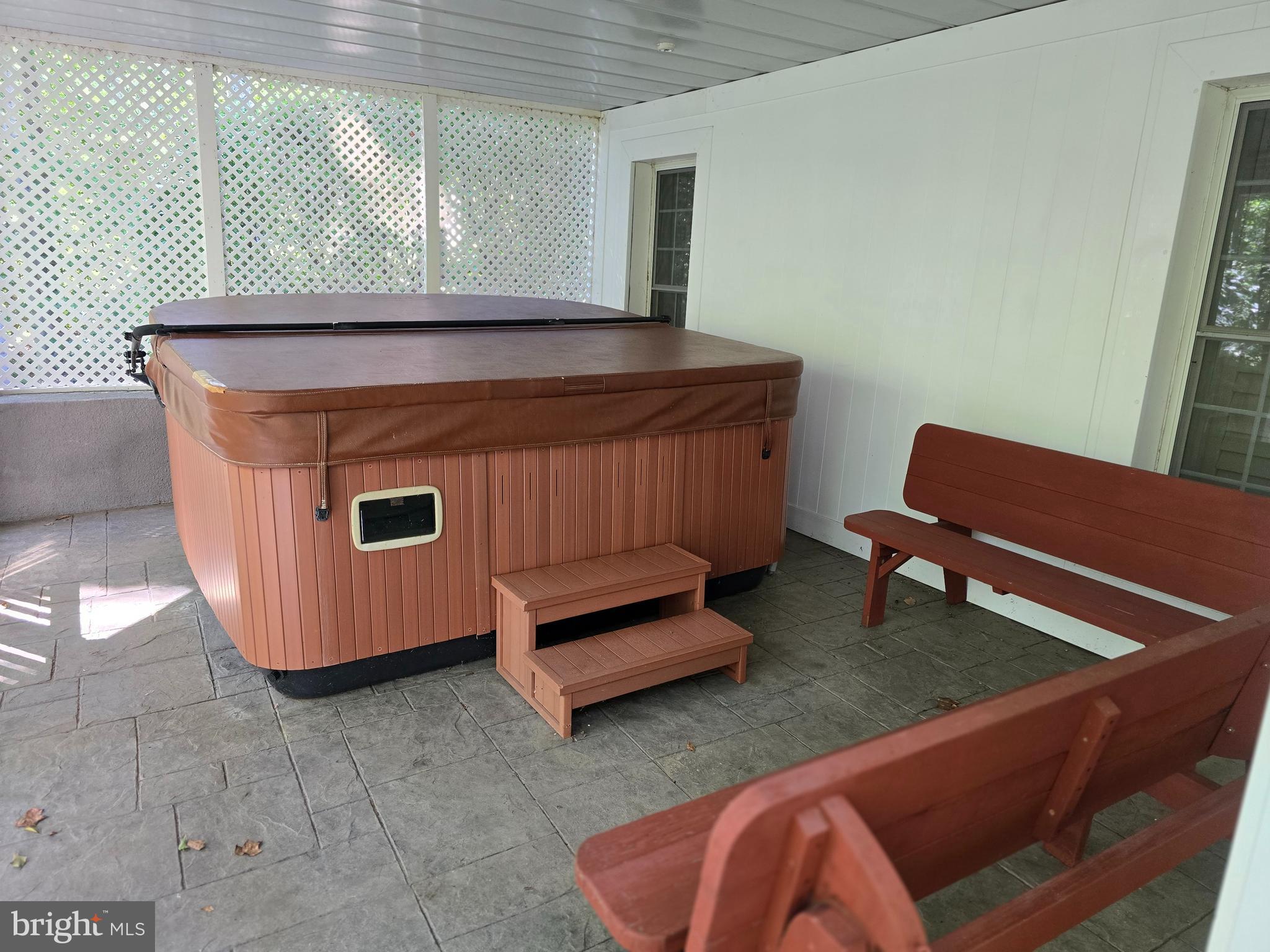 SMITH LAKE ESTATES - Residential