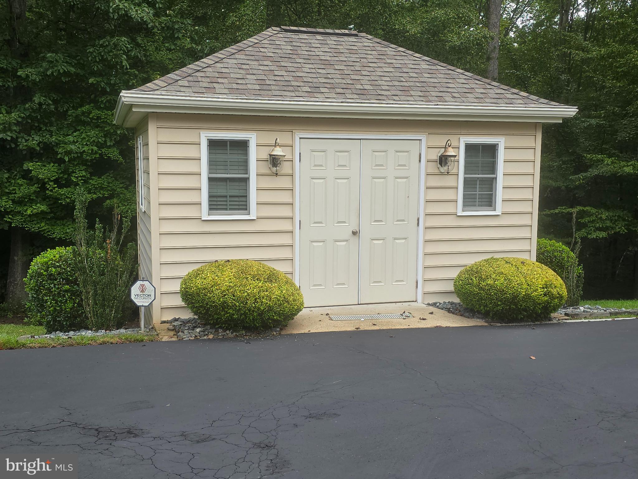 SMITH LAKE ESTATES - Residential