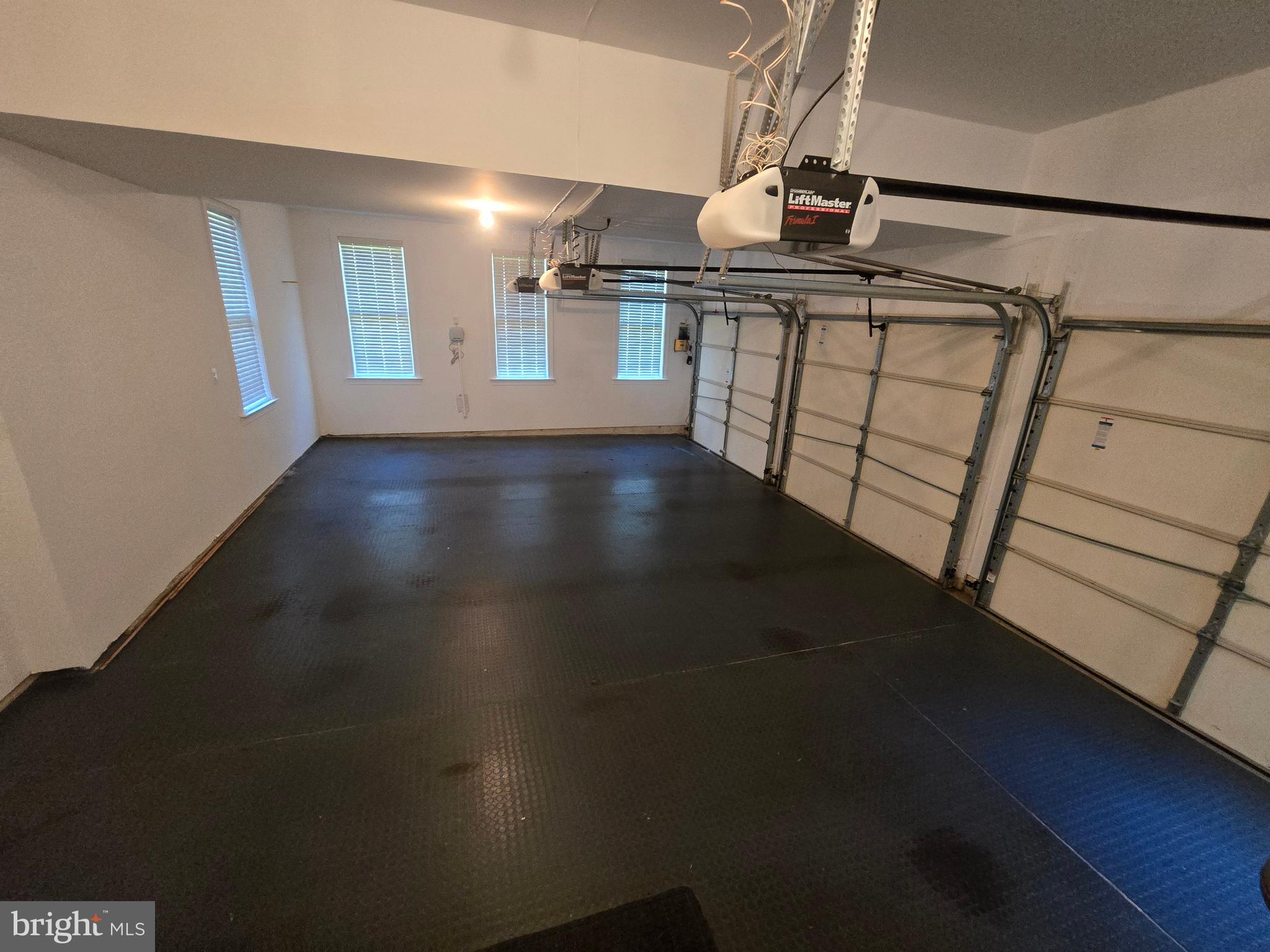 SMITH LAKE ESTATES - Residential