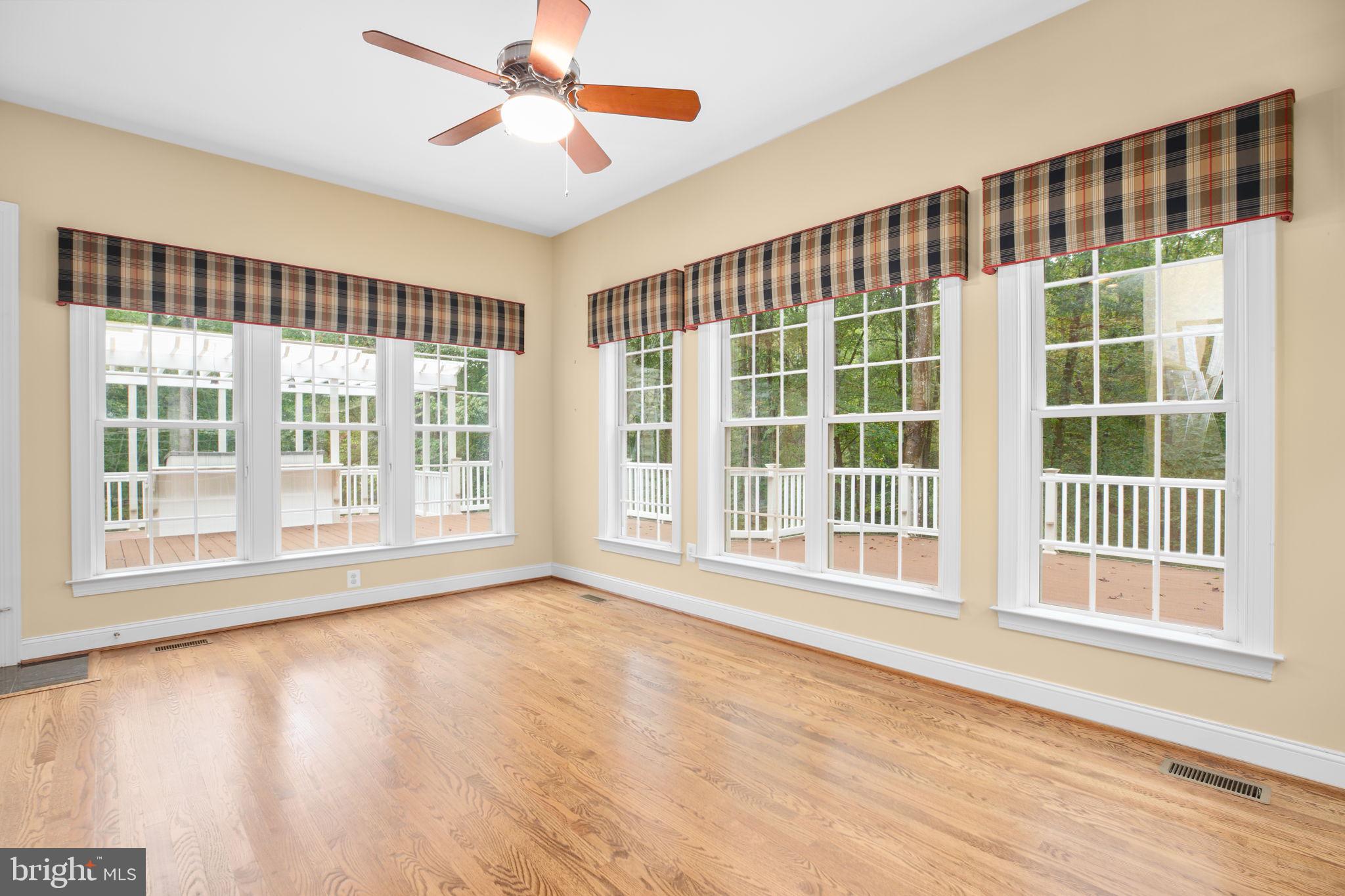 SMITH LAKE ESTATES - Residential