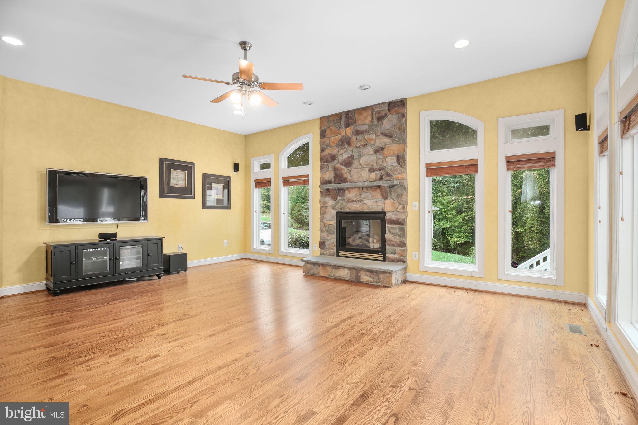 SMITH LAKE ESTATES - Residential