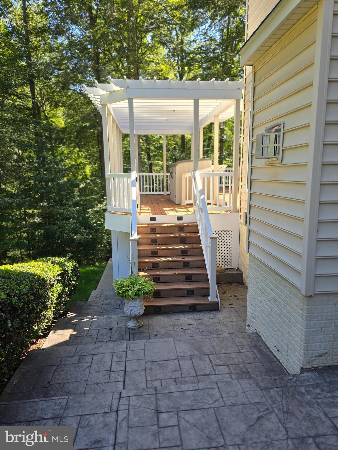 SMITH LAKE ESTATES - Residential