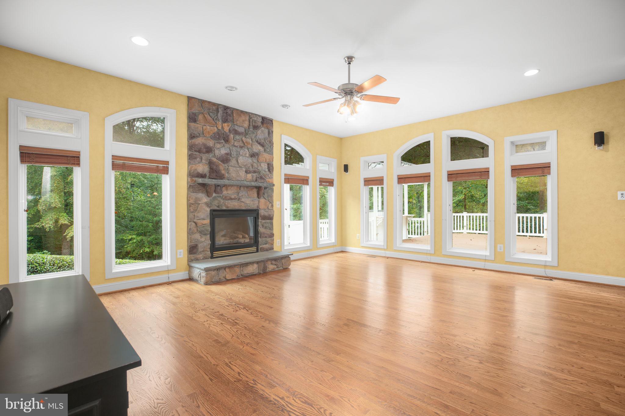 SMITH LAKE ESTATES - Residential