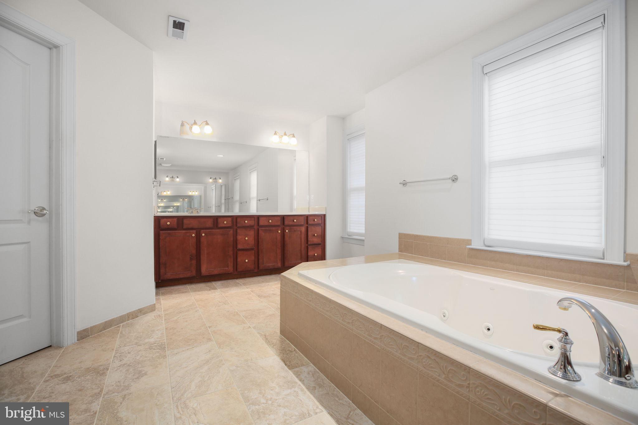 SMITH LAKE ESTATES - Residential