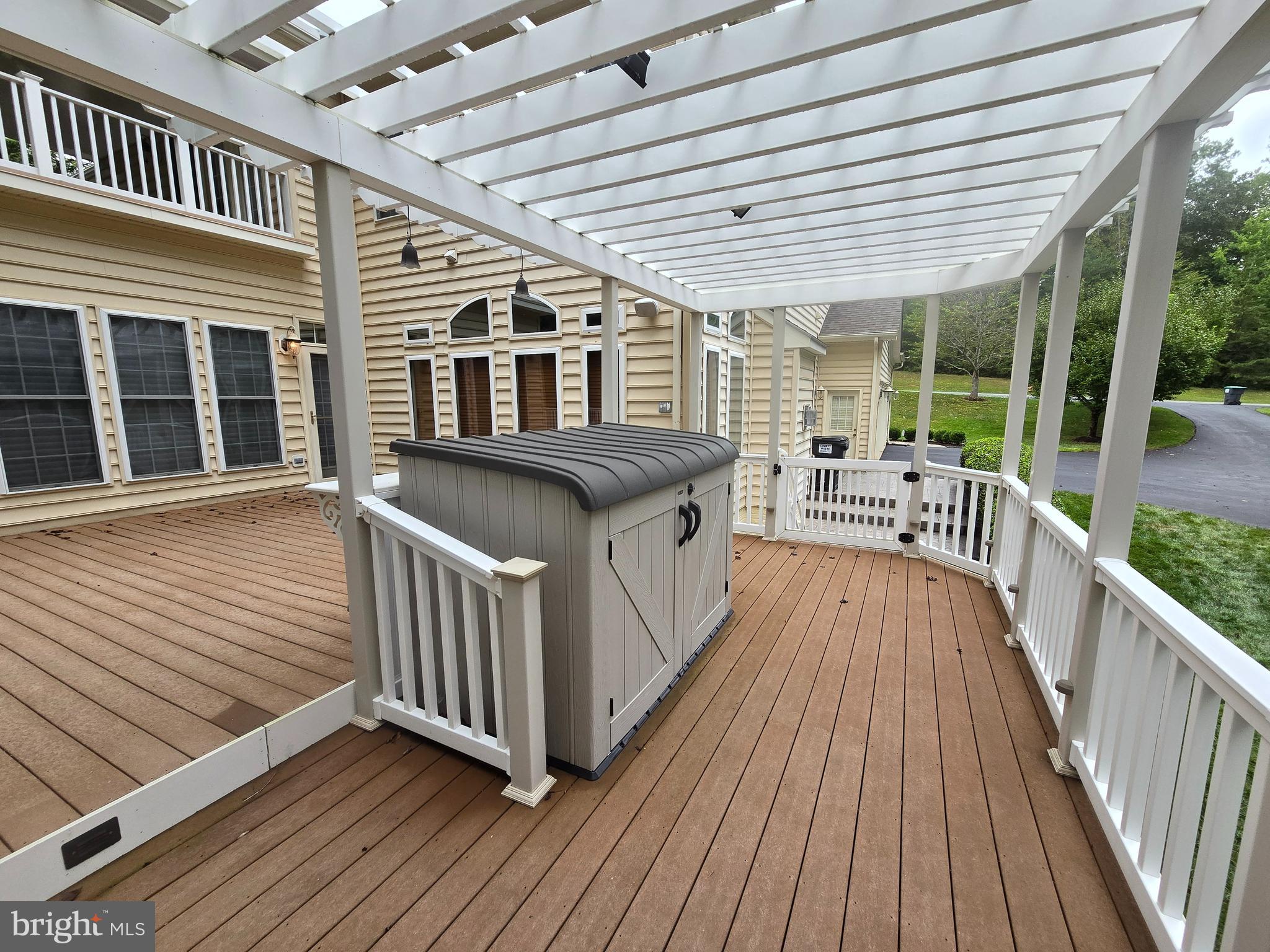 SMITH LAKE ESTATES - Residential