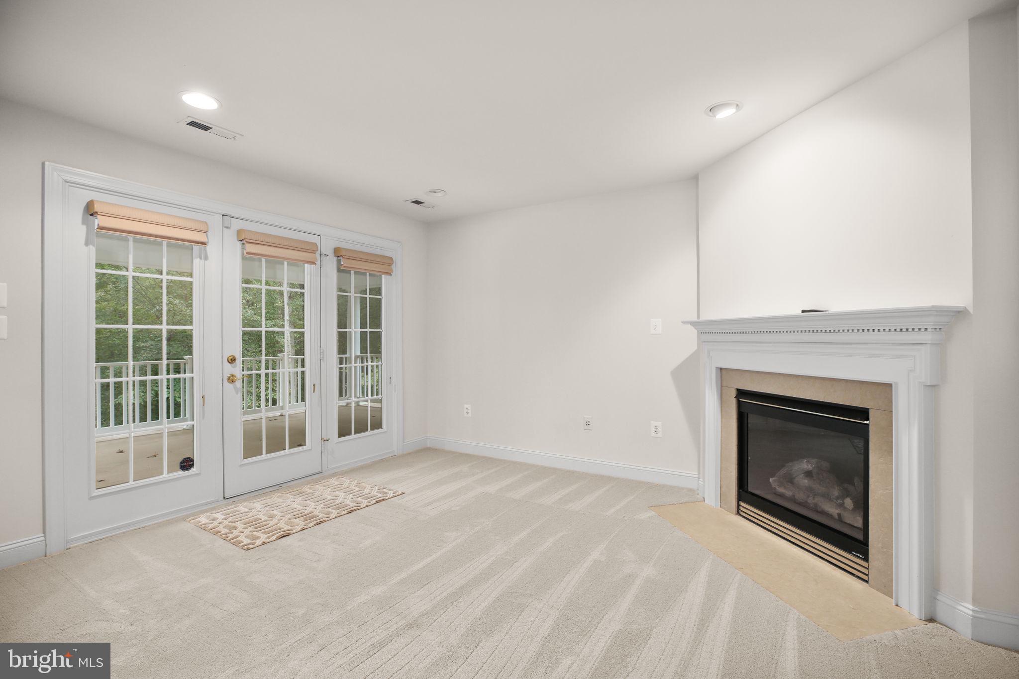 SMITH LAKE ESTATES - Residential