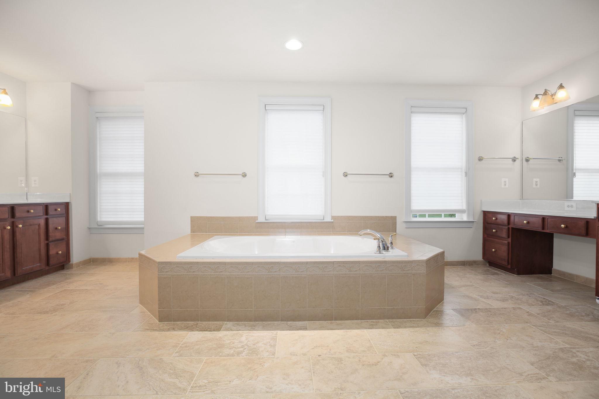 SMITH LAKE ESTATES - Residential