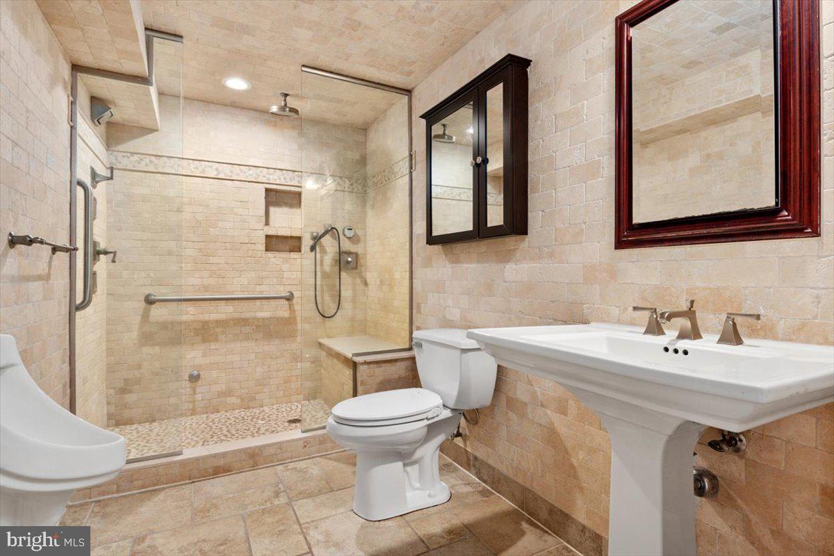 ANNAPOLIS PRESERVE - Residential