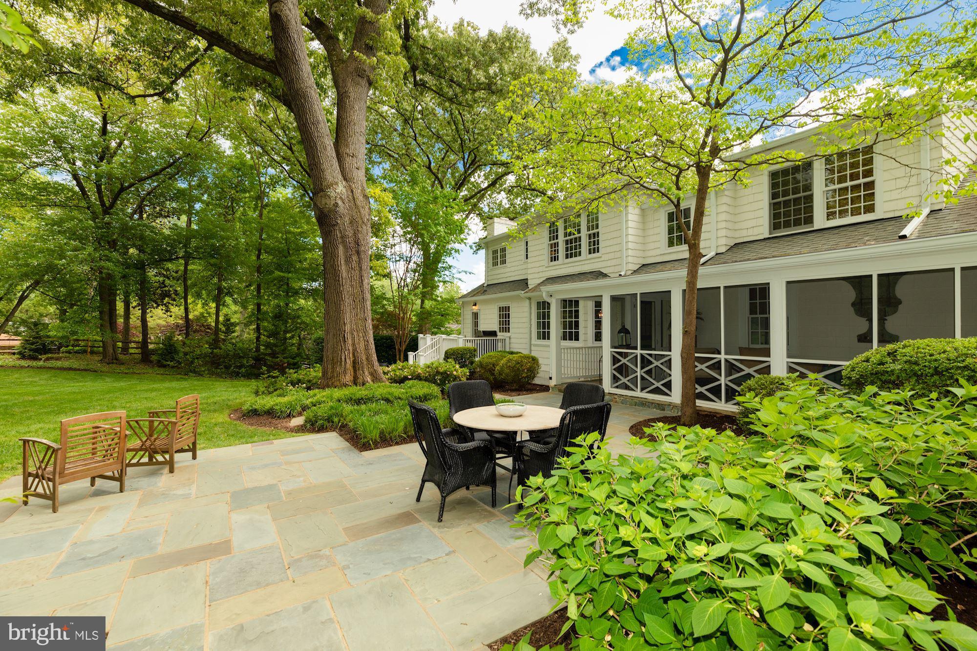 RAVENWOOD PARK - Residential