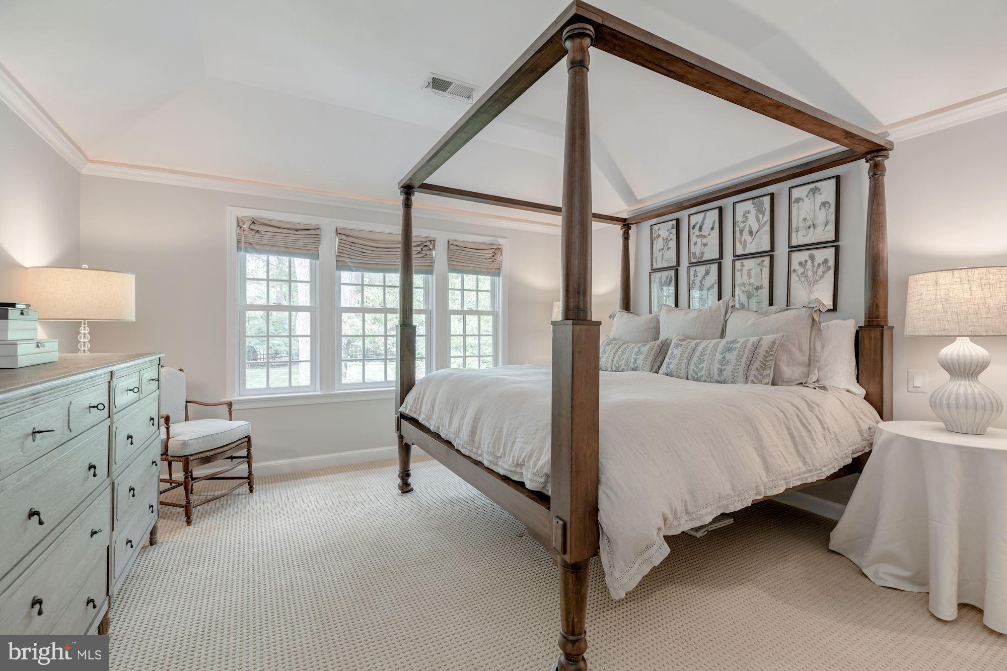 RAVENWOOD PARK - Residential