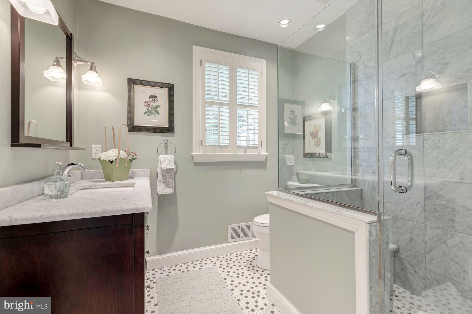 RAVENWOOD PARK - Residential