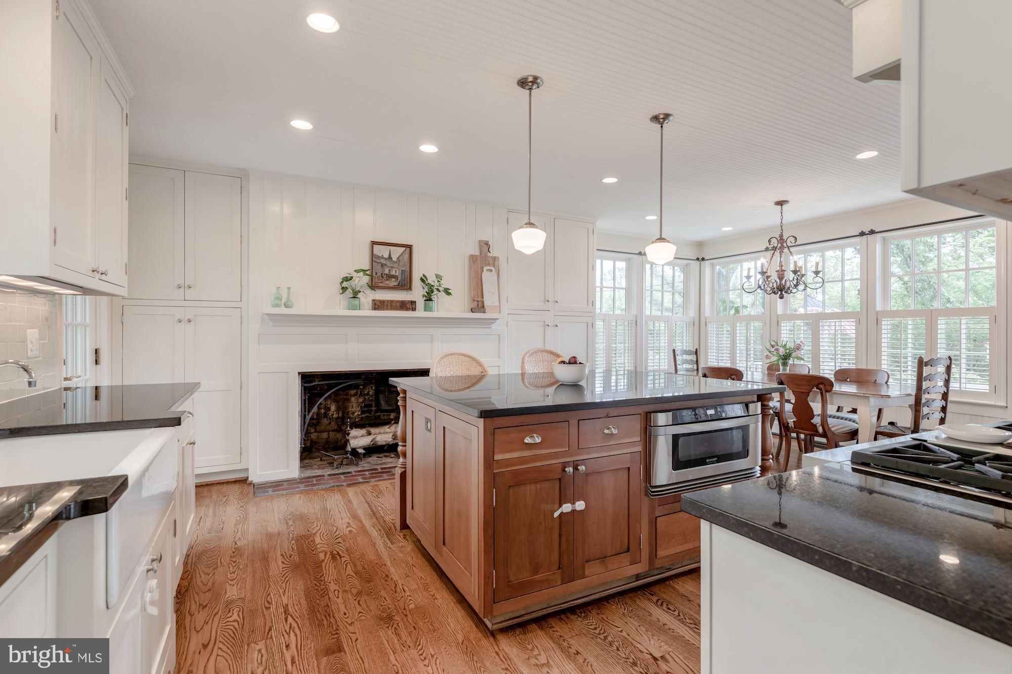 RAVENWOOD PARK - Residential