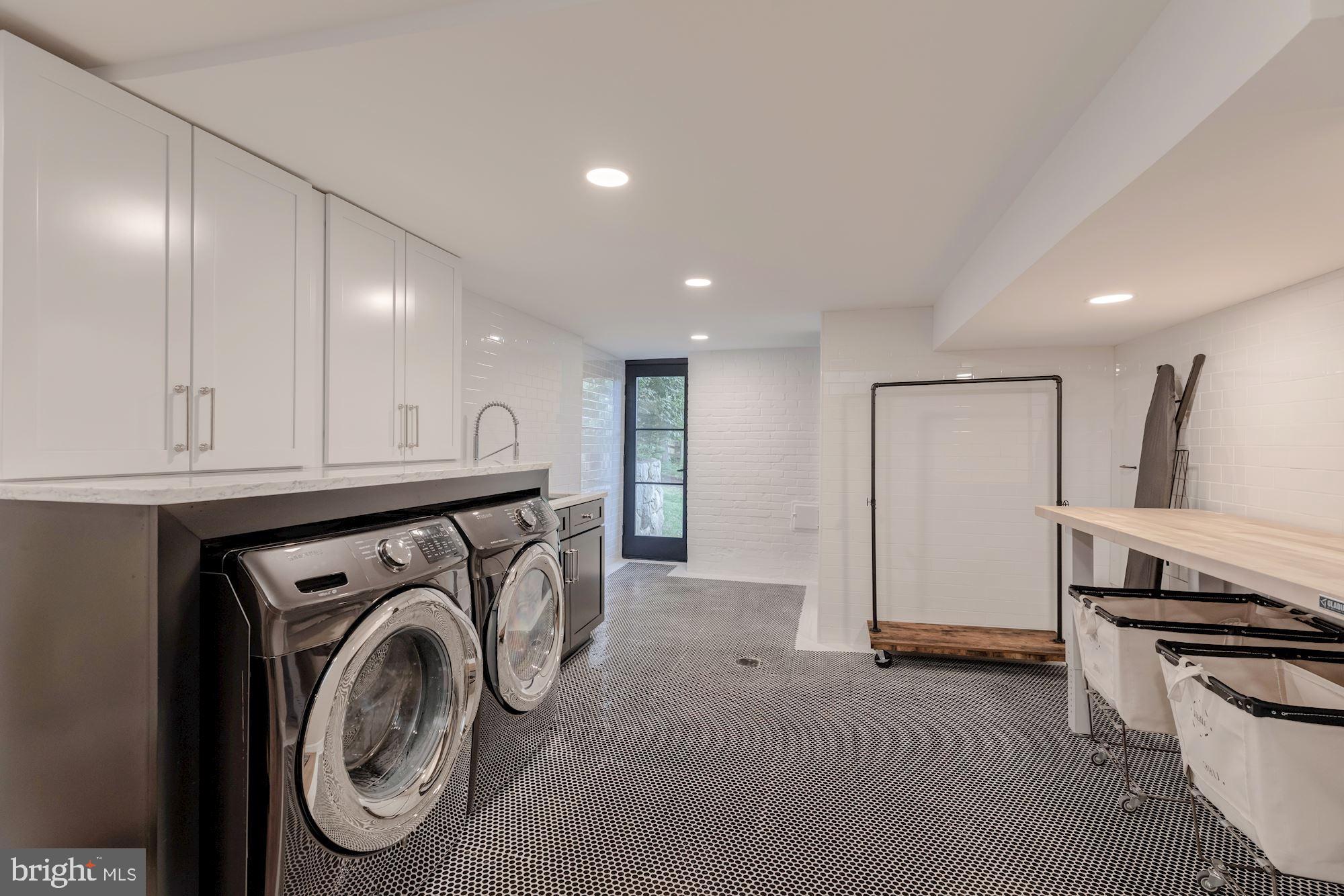 RAVENWOOD PARK - Residential