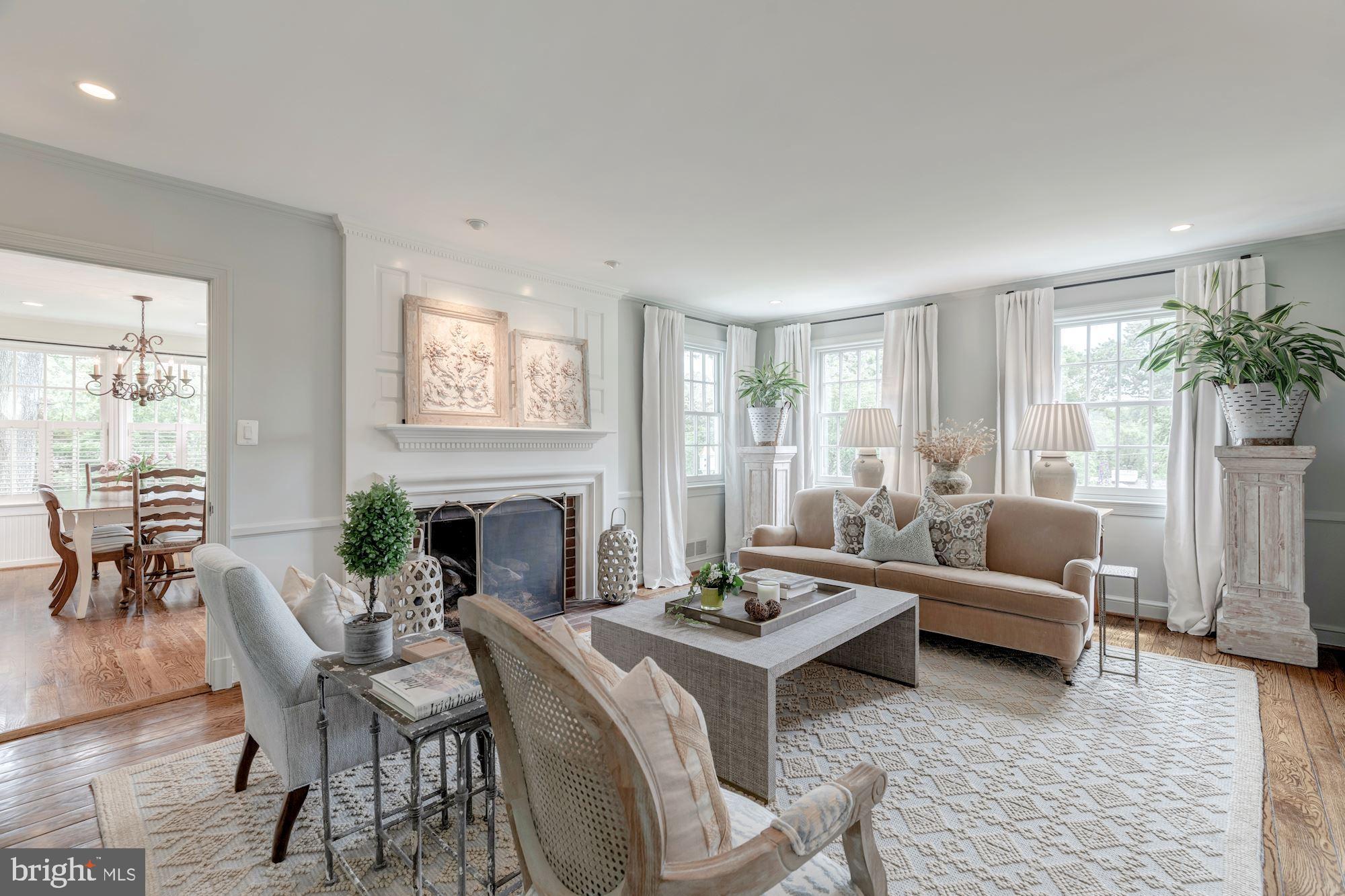 RAVENWOOD PARK - Residential