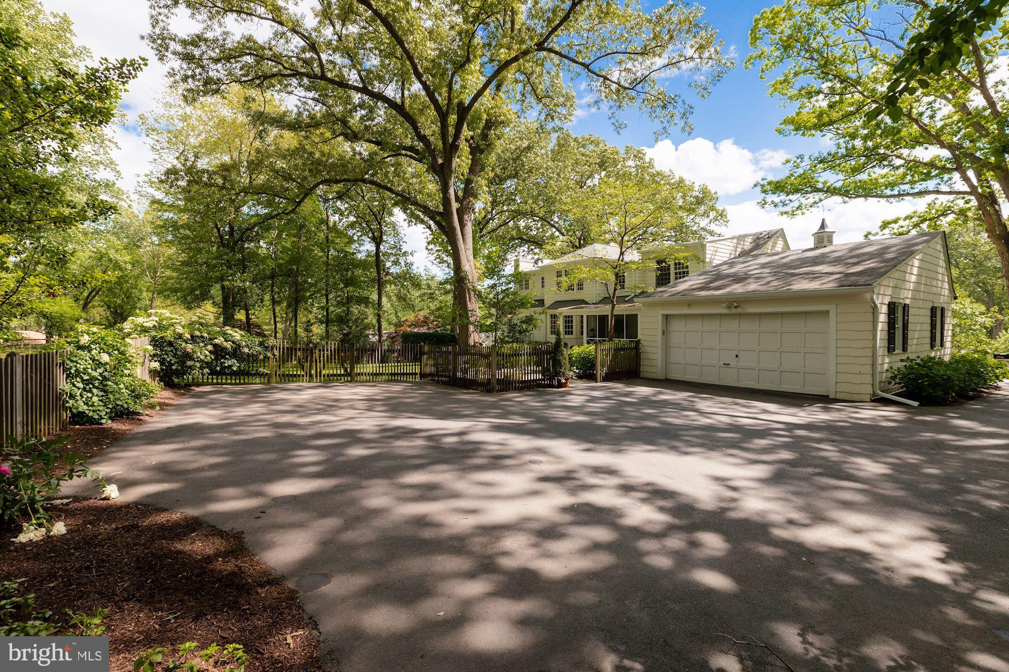 RAVENWOOD PARK - Residential