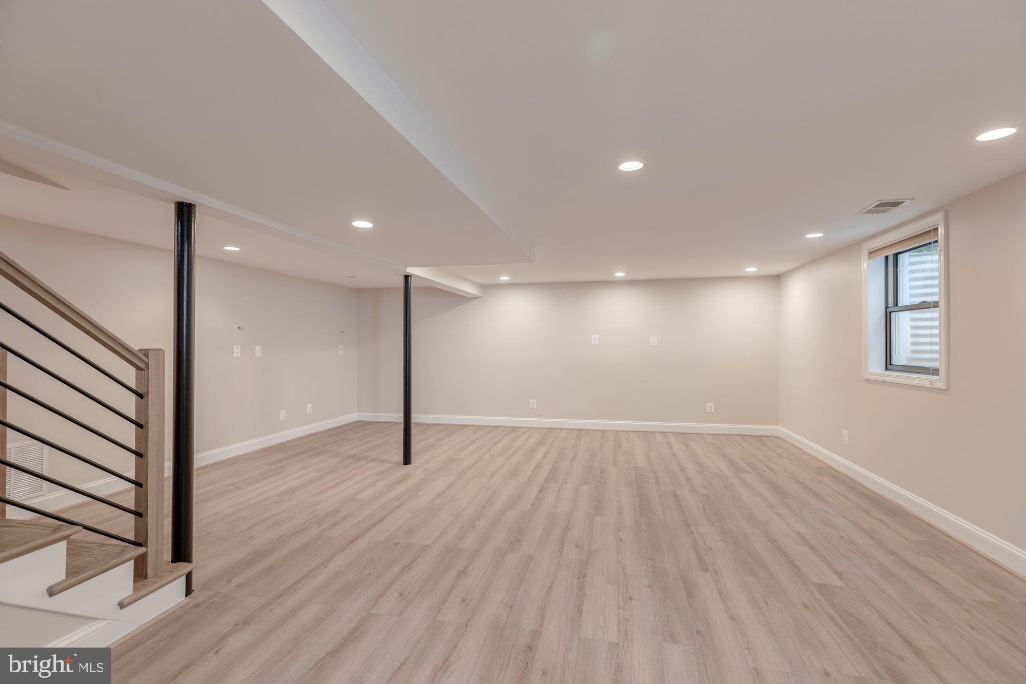 RAVENWOOD PARK - Residential