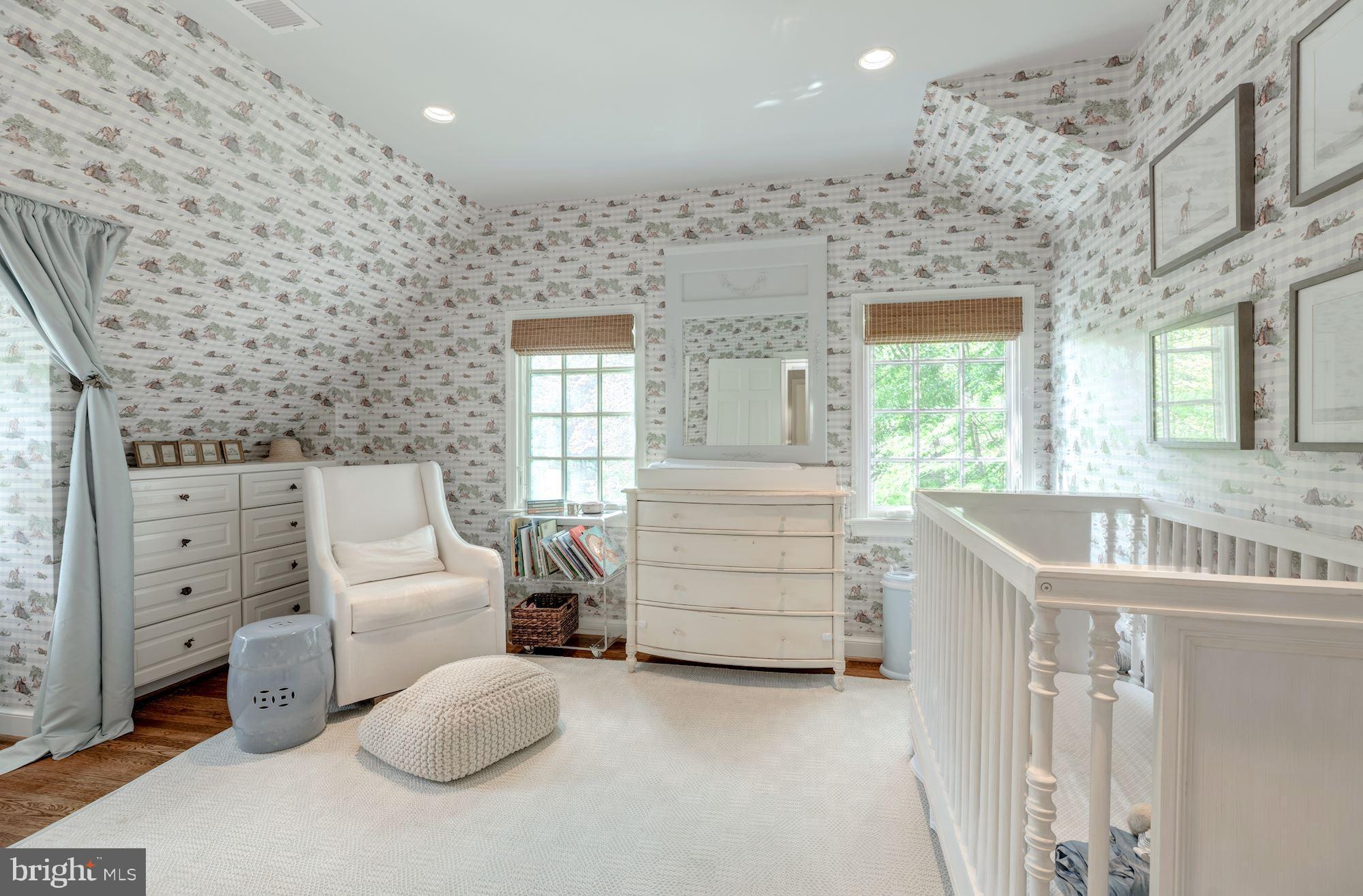 RAVENWOOD PARK - Residential