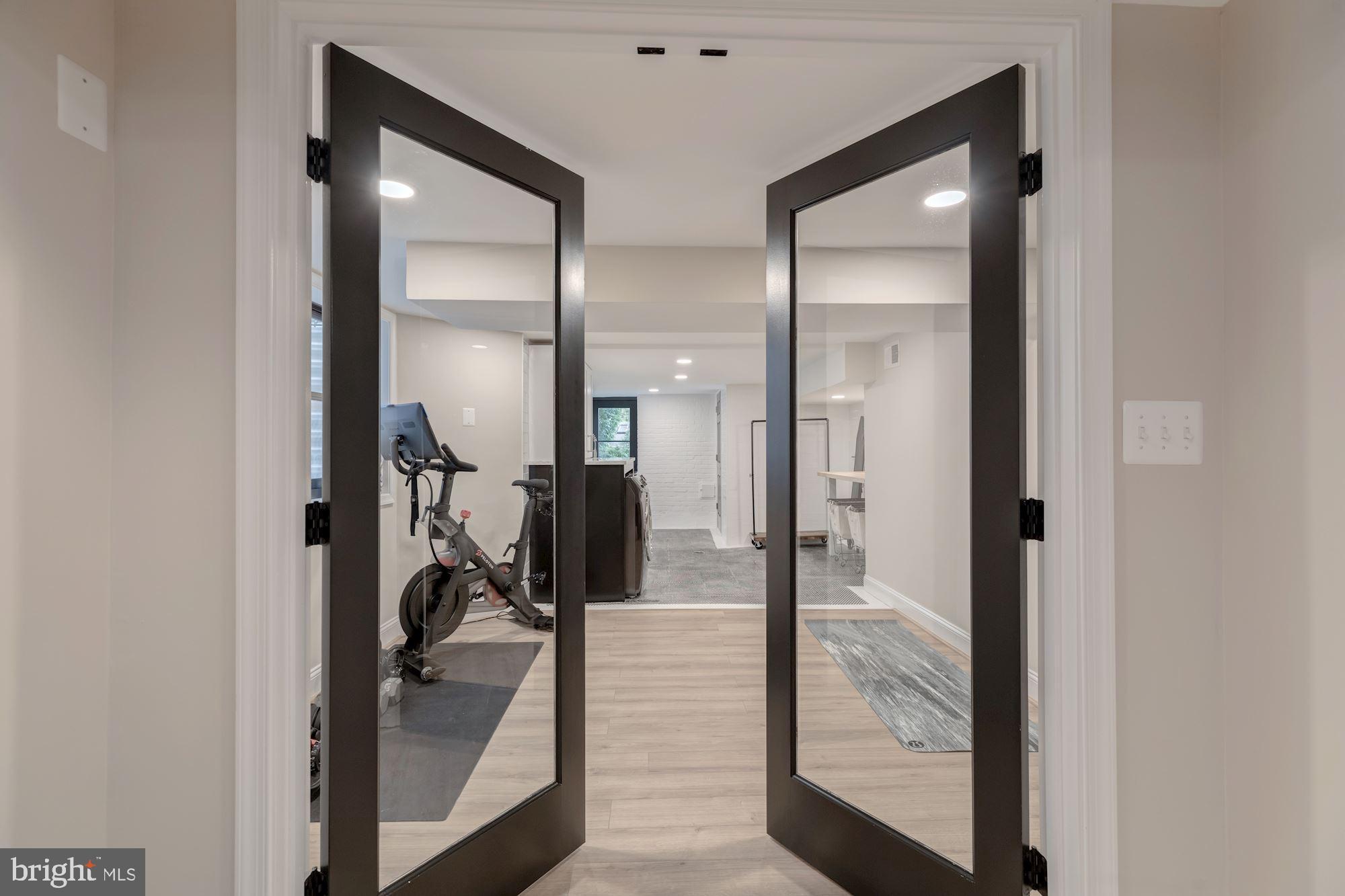 RAVENWOOD PARK - Residential