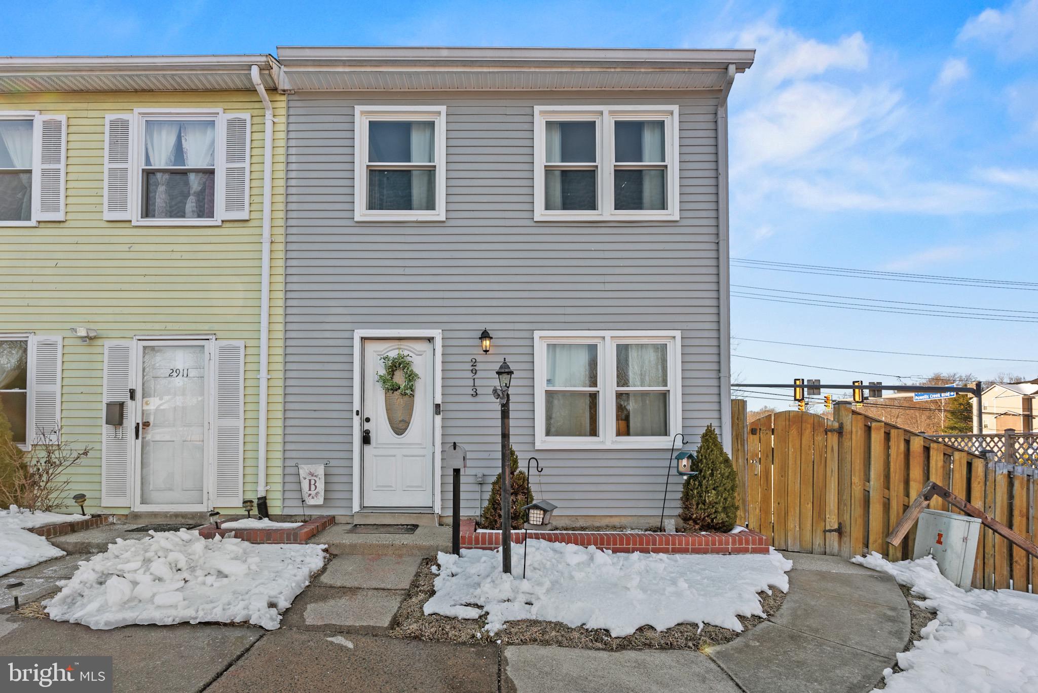 VILLAGE GATE - Residential