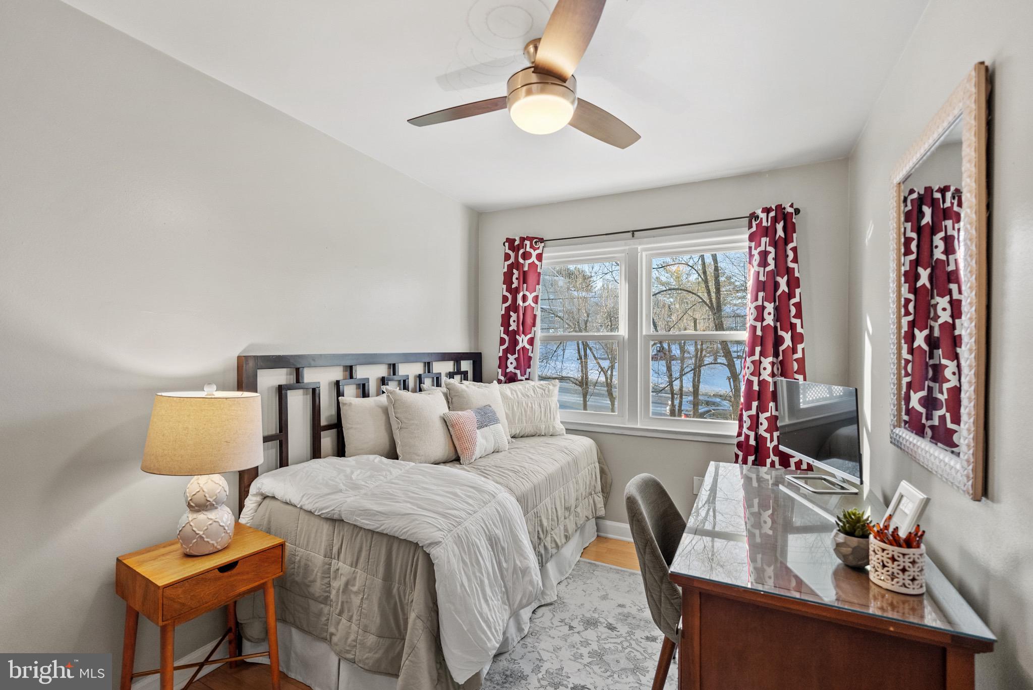 VILLAGE GATE - Residential