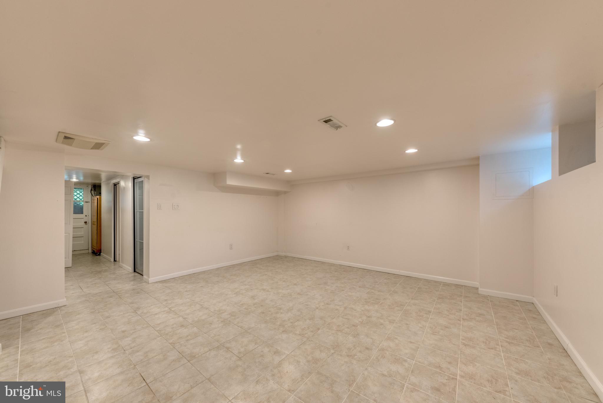 ACADEMY HEIGHTS - Residential Lease