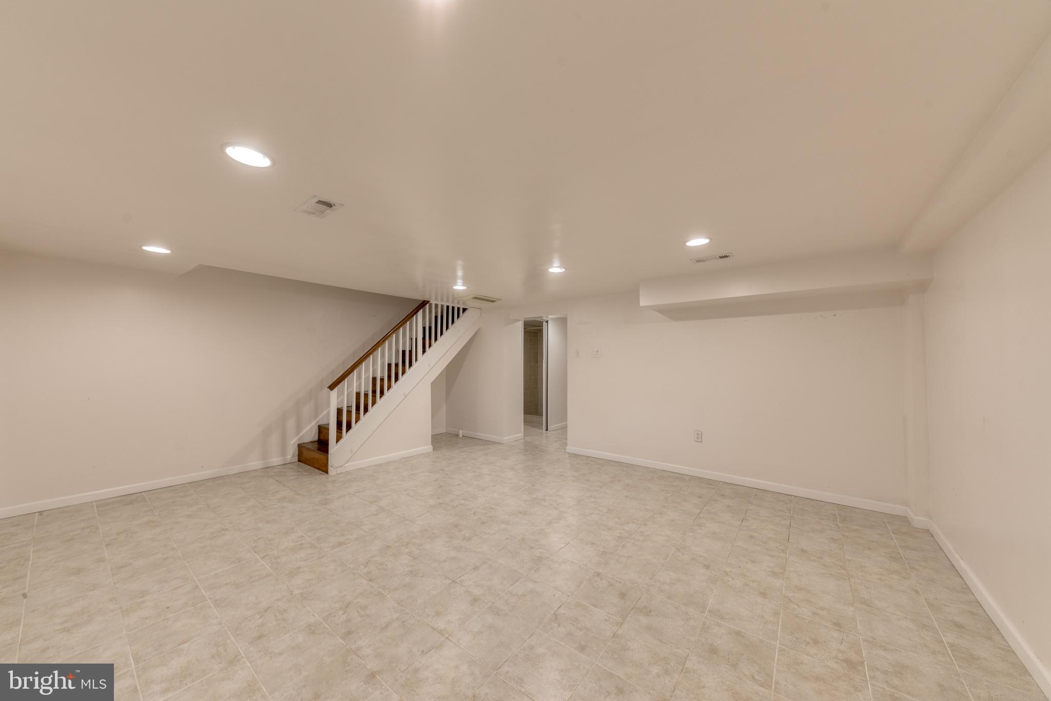 ACADEMY HEIGHTS - Residential Lease