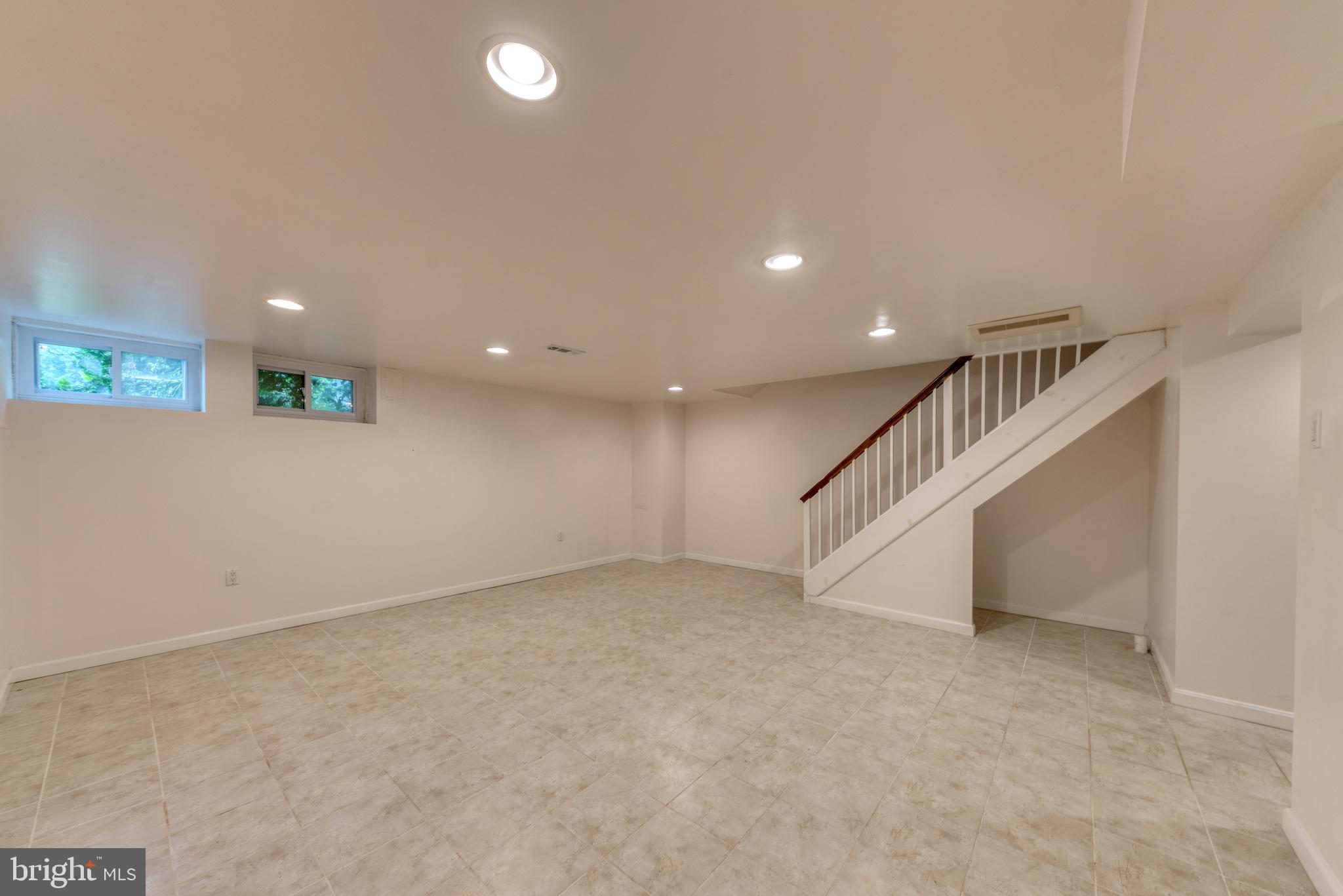 ACADEMY HEIGHTS - Residential Lease