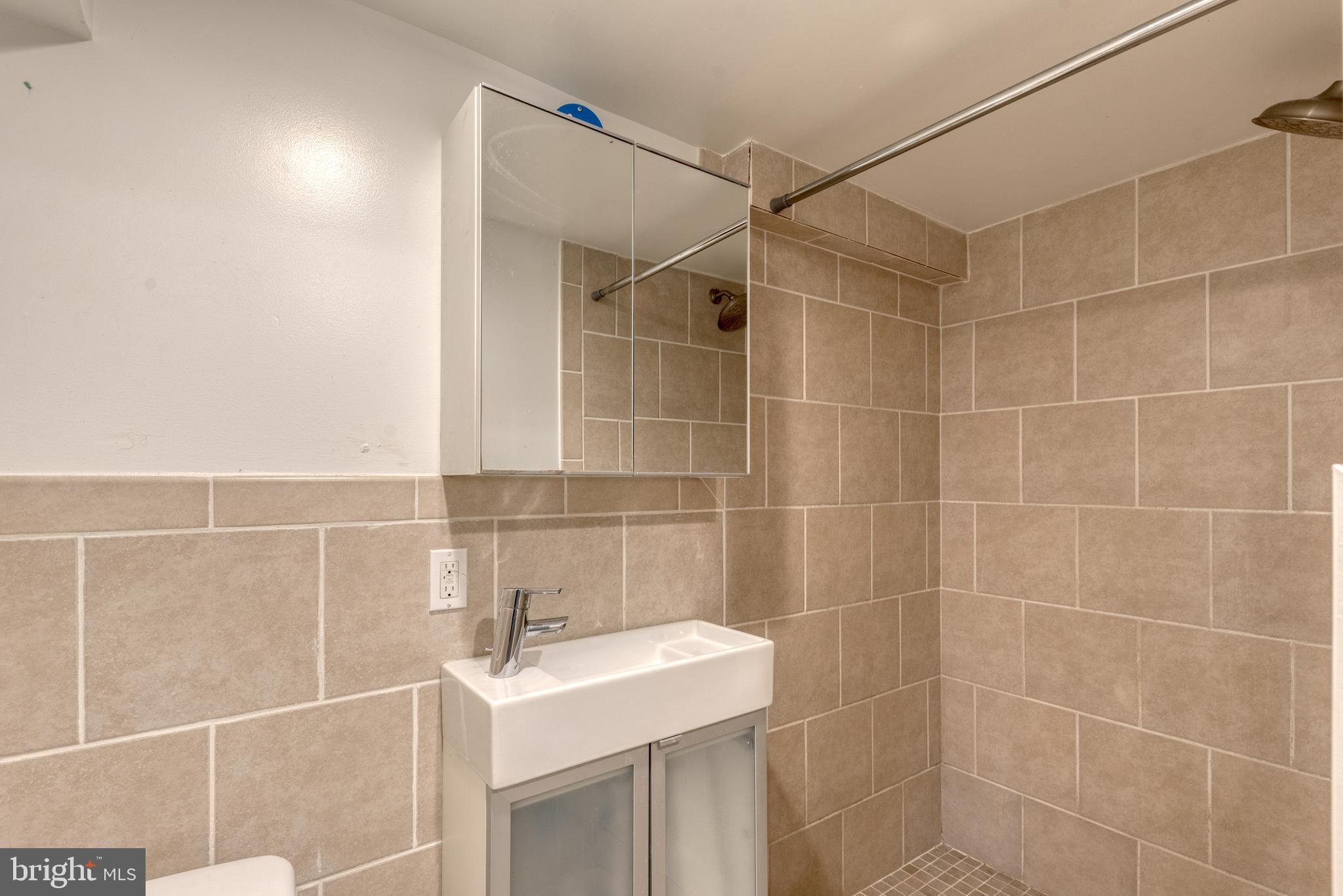 ACADEMY HEIGHTS - Residential Lease