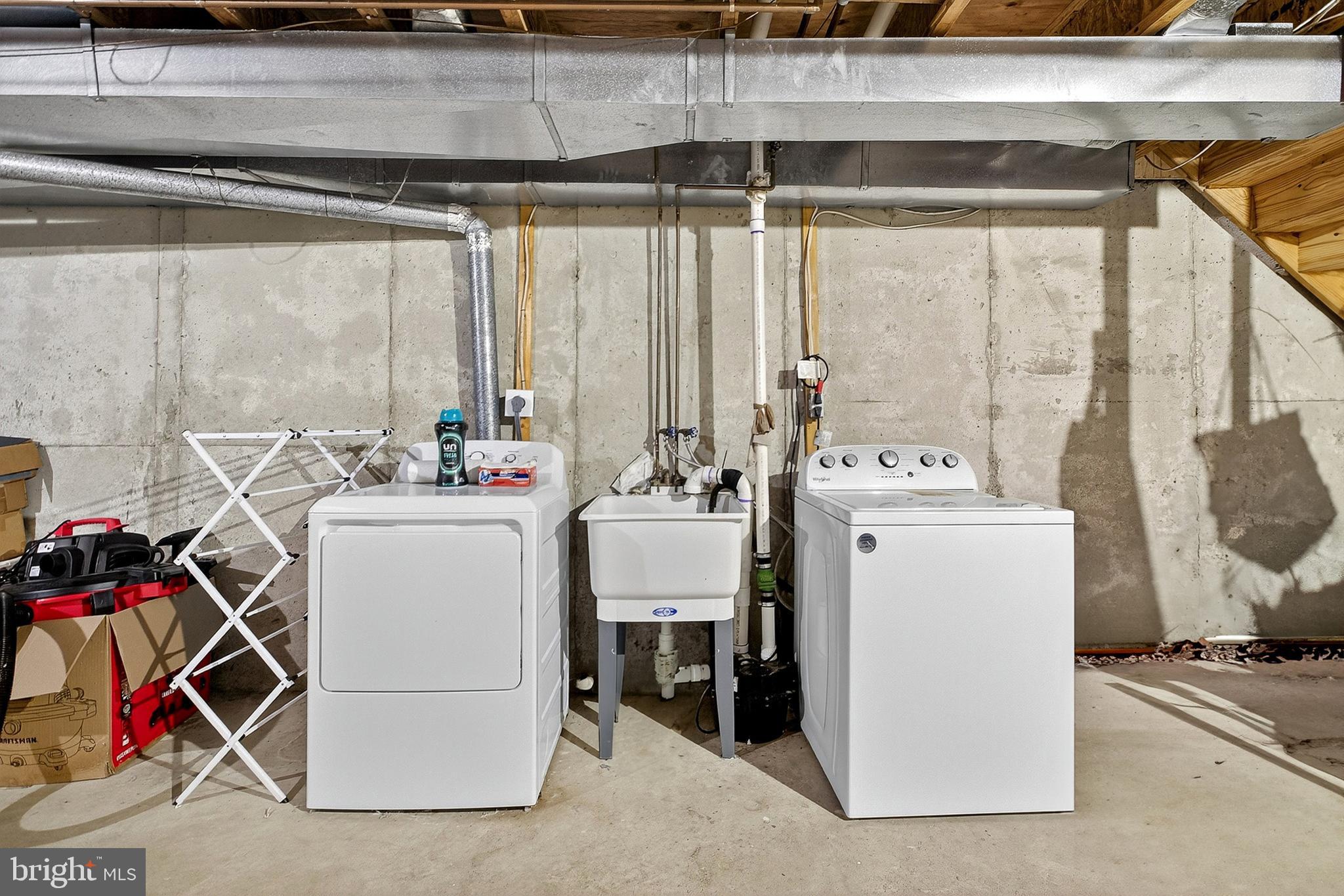 BALLINAHINCH - Residential