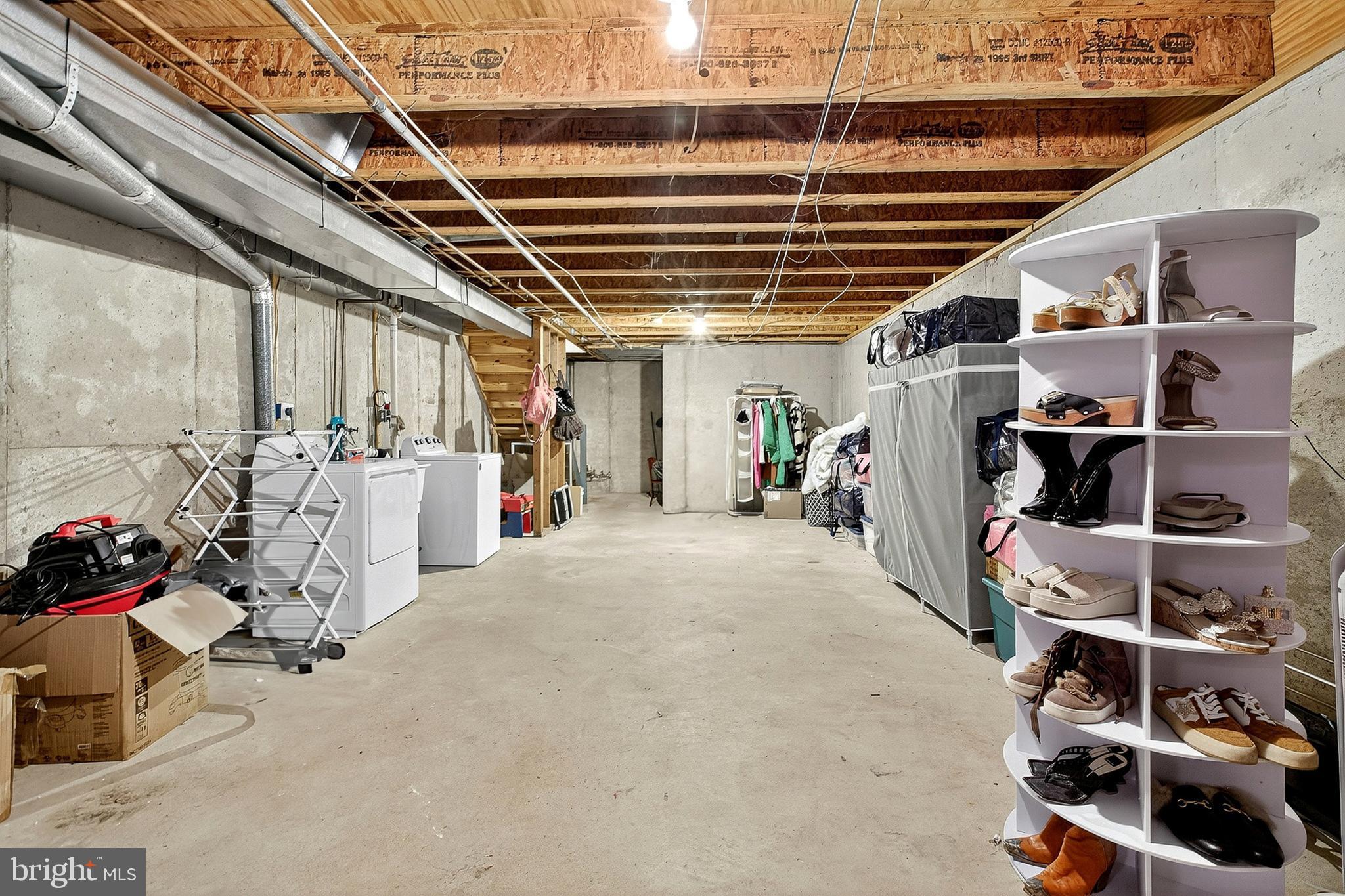 BALLINAHINCH - Residential