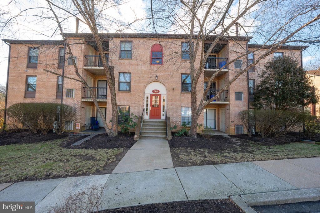 Photo of 620 Washington Place #20, CHESTERBROOK, PA 19087 (MLS # PACT2117470)