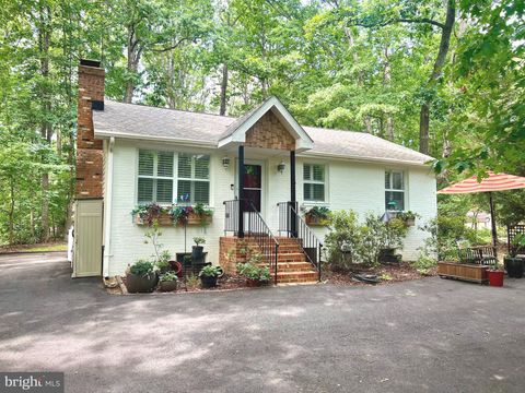 Homes For Sale - 105 Tall Pines Avenue<br/> LOCUST GROVE, VA 22508