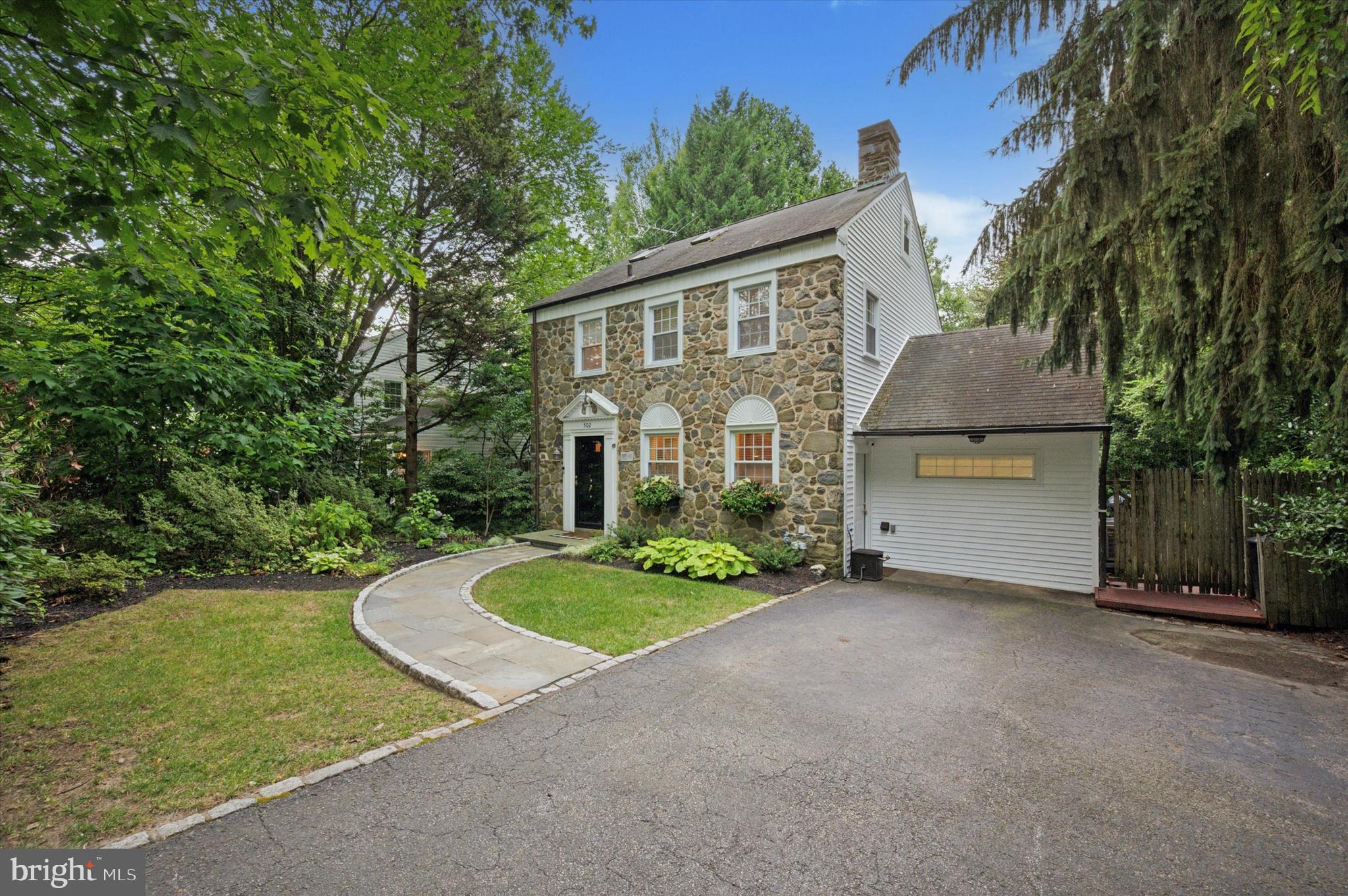 502 E WYNNEWOOD ROAD