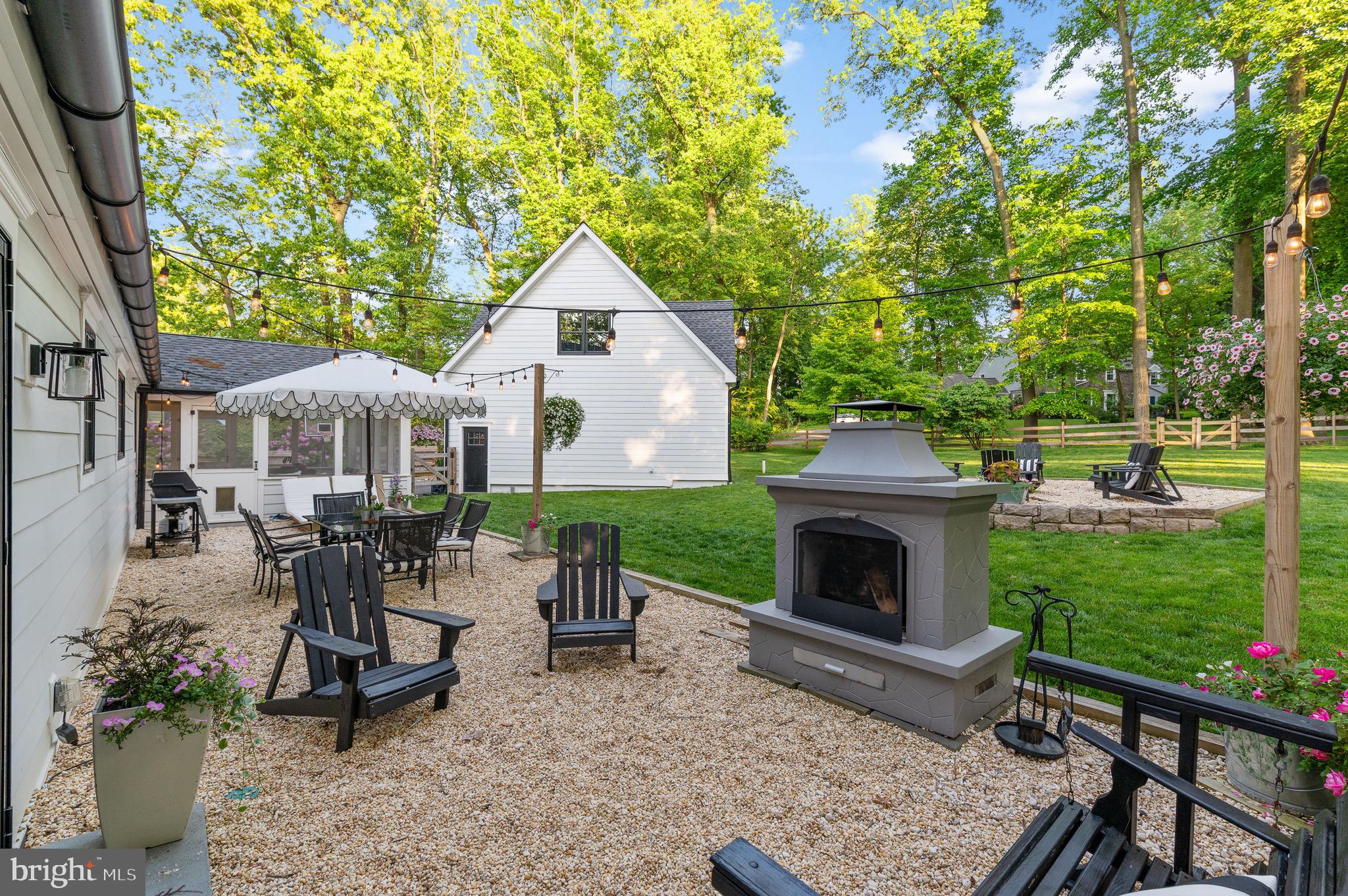 COLONIAL VILLAGE - Residential