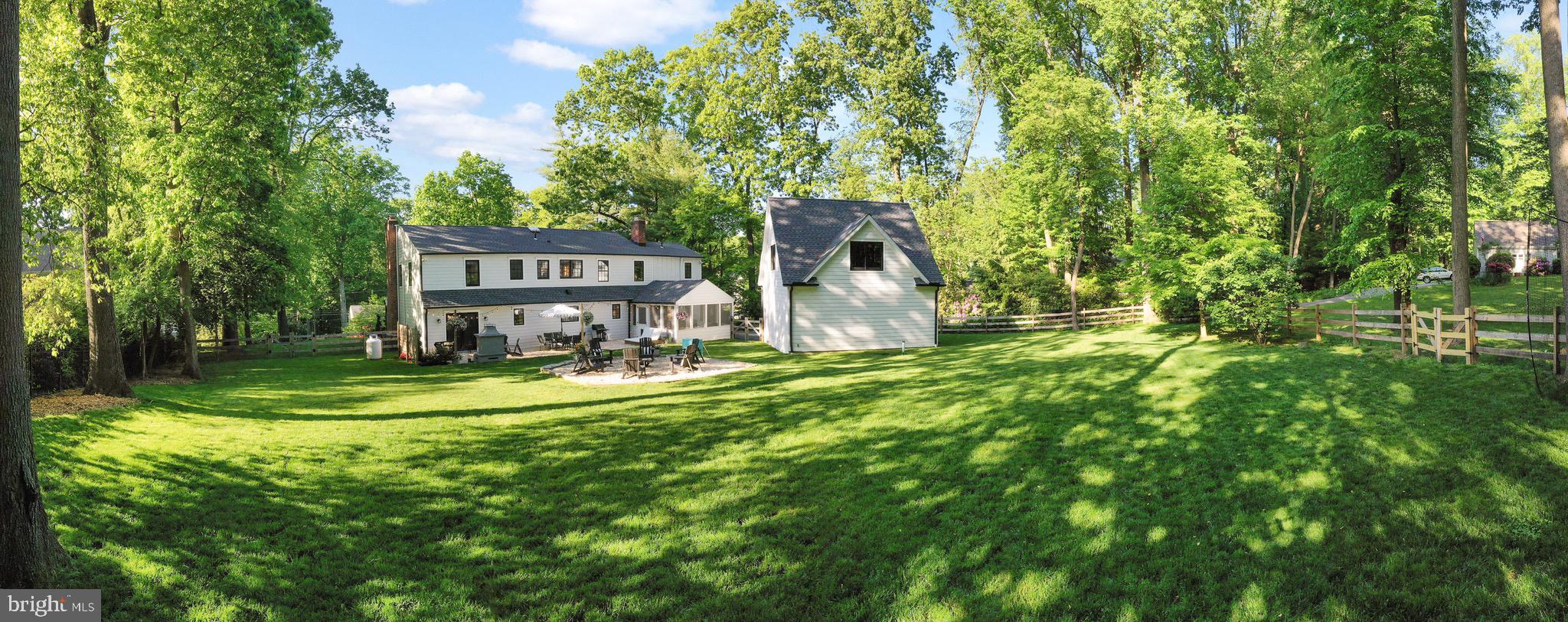 COLONIAL VILLAGE - Residential