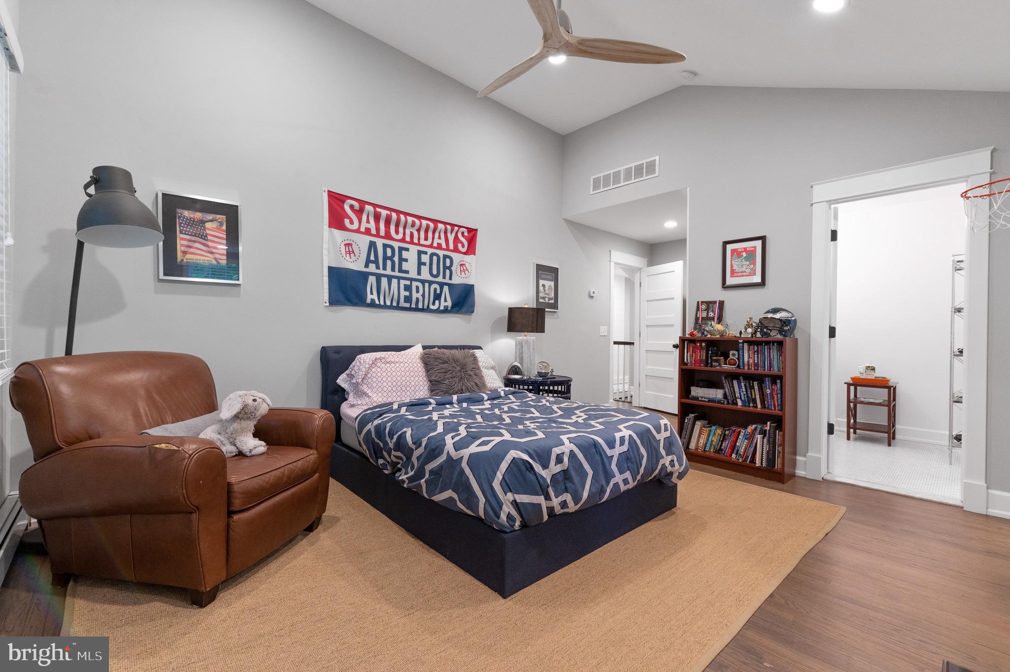 COLONIAL VILLAGE - Residential