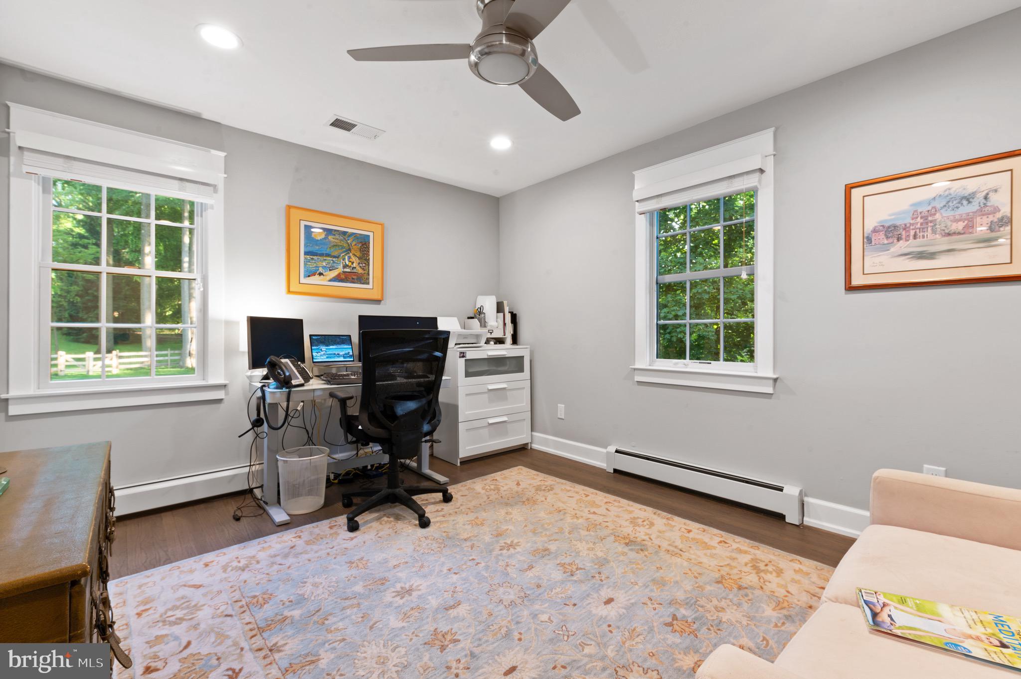 COLONIAL VILLAGE - Residential