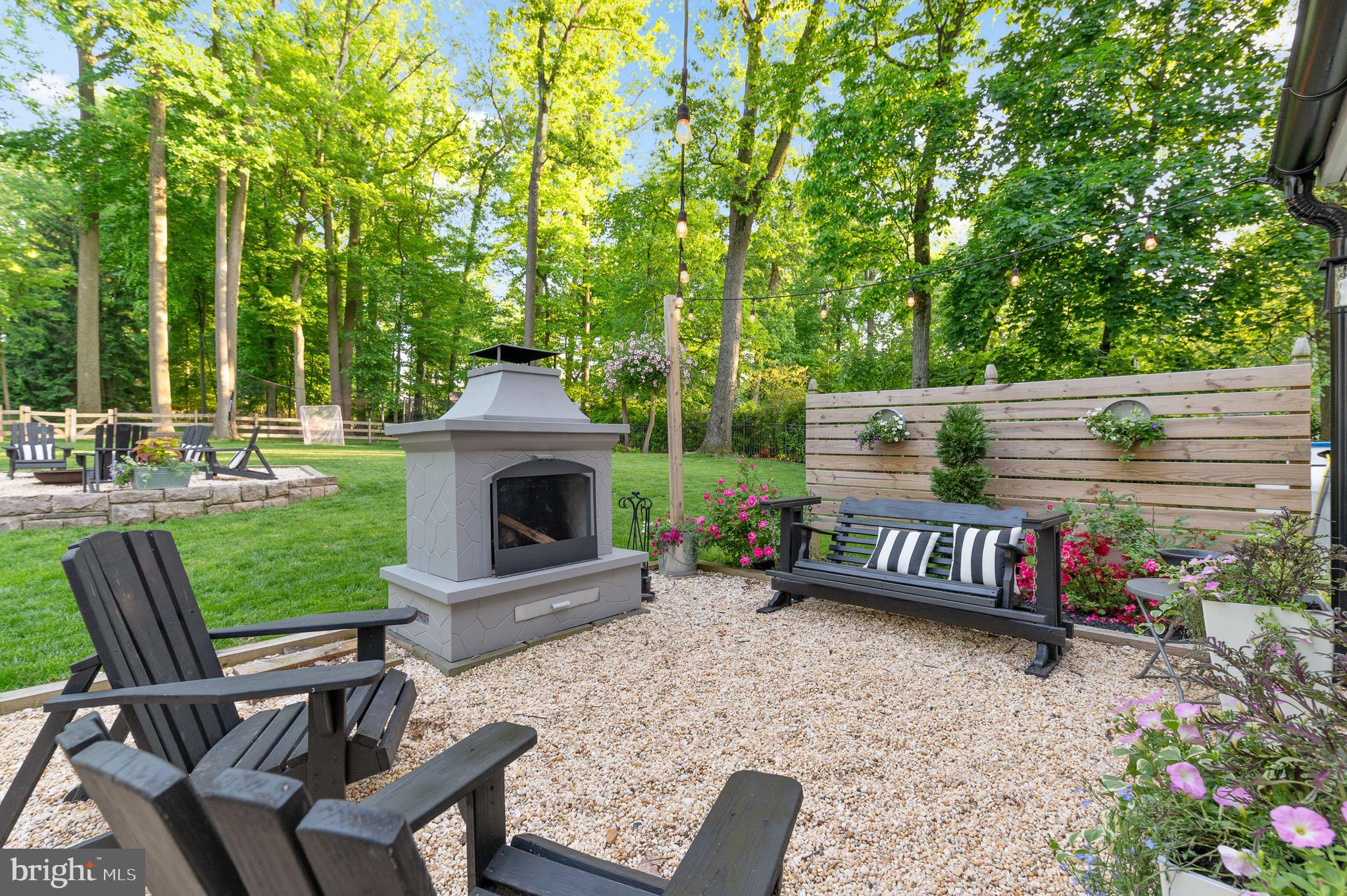 COLONIAL VILLAGE - Residential