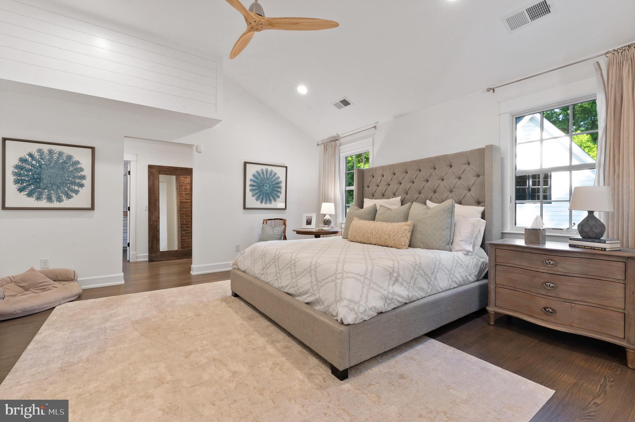 COLONIAL VILLAGE - Residential