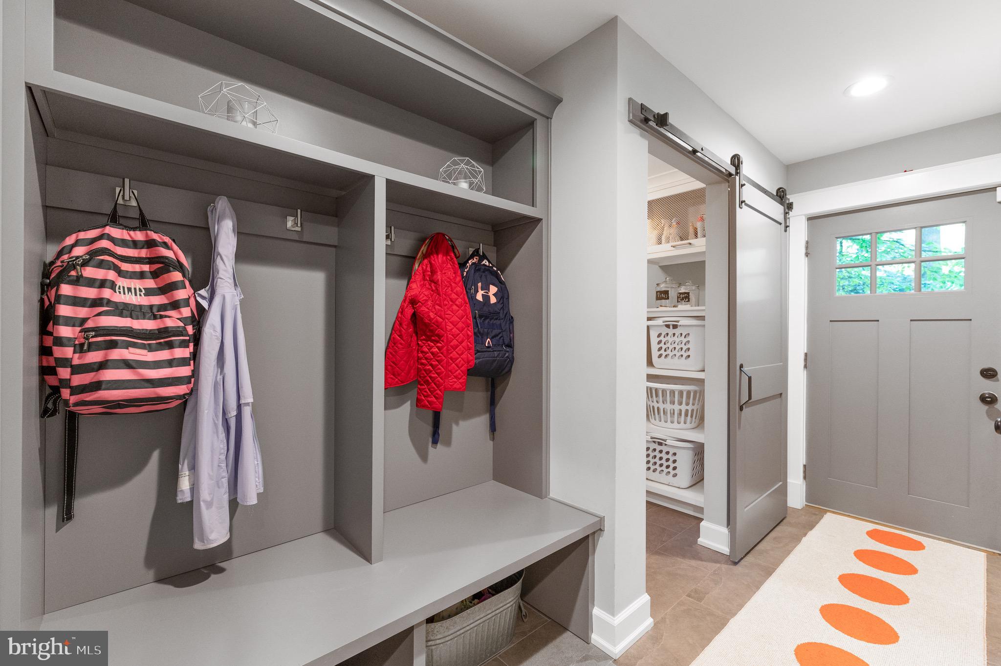 COLONIAL VILLAGE - Residential