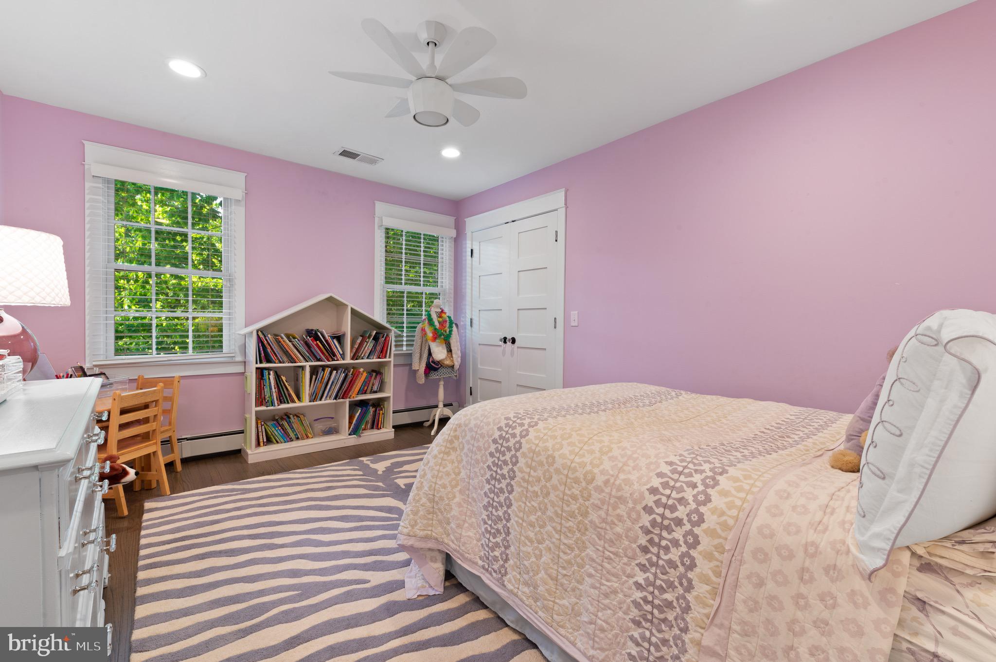 COLONIAL VILLAGE - Residential