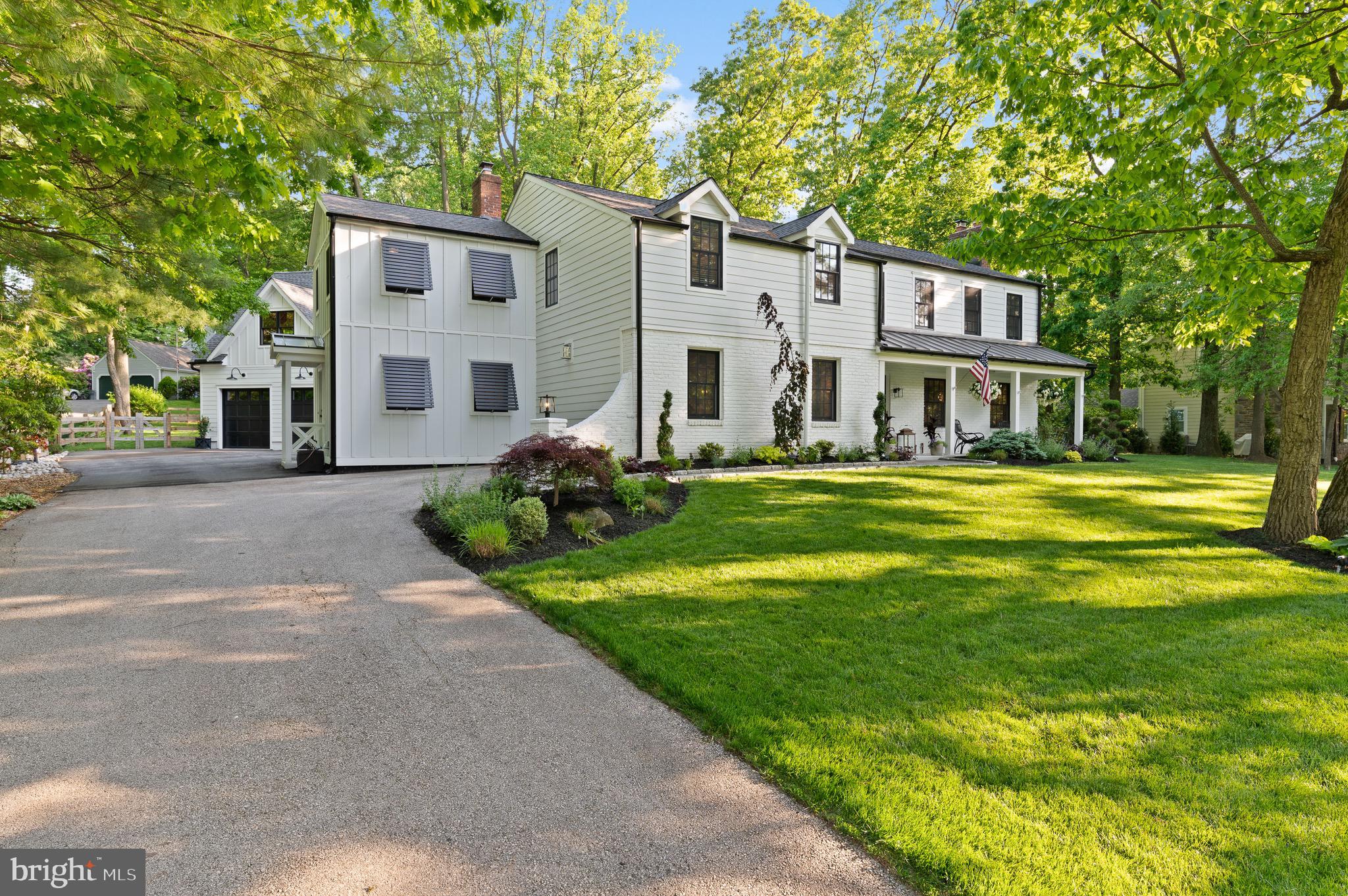 COLONIAL VILLAGE - Residential