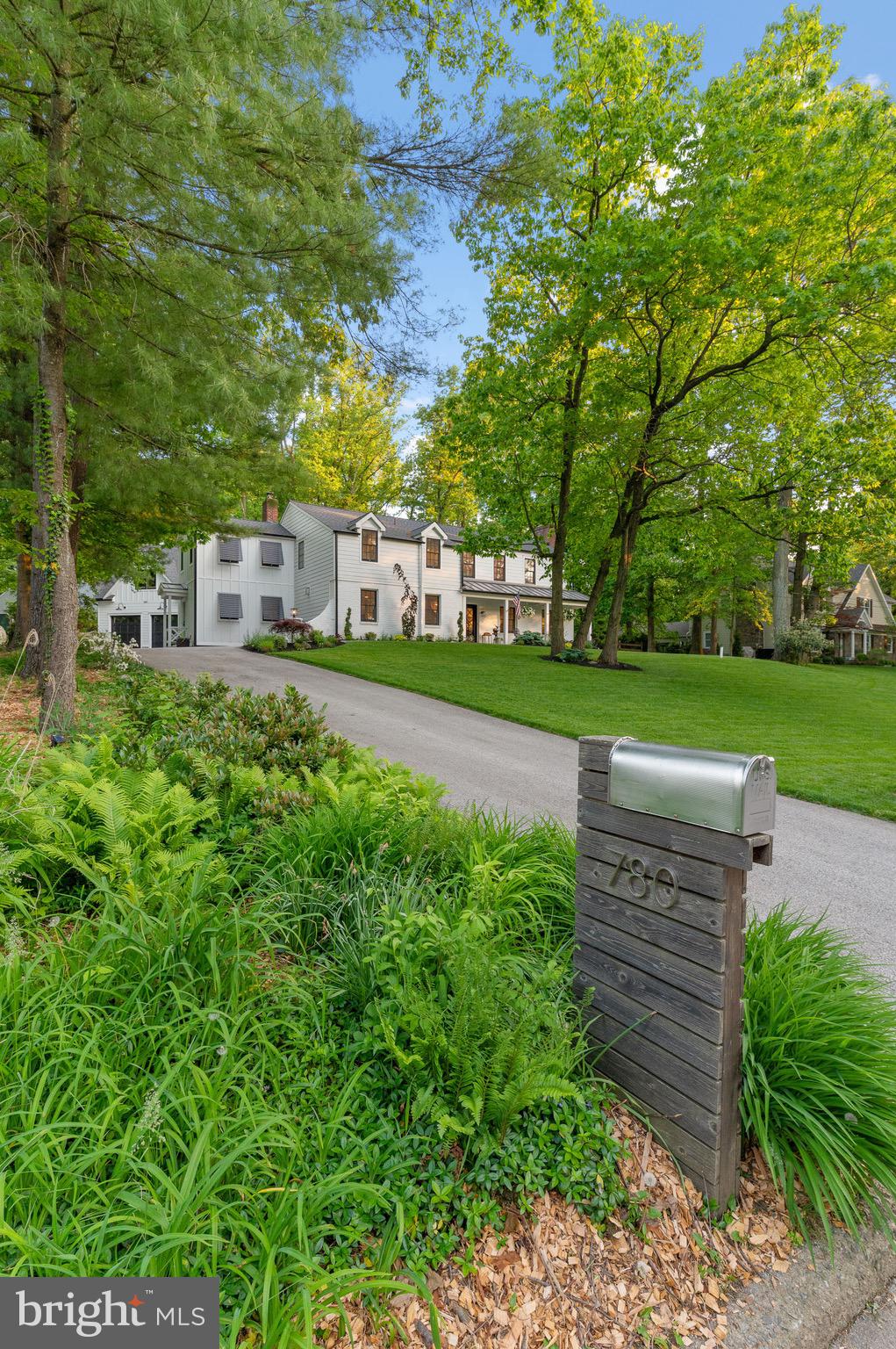 COLONIAL VILLAGE - Residential