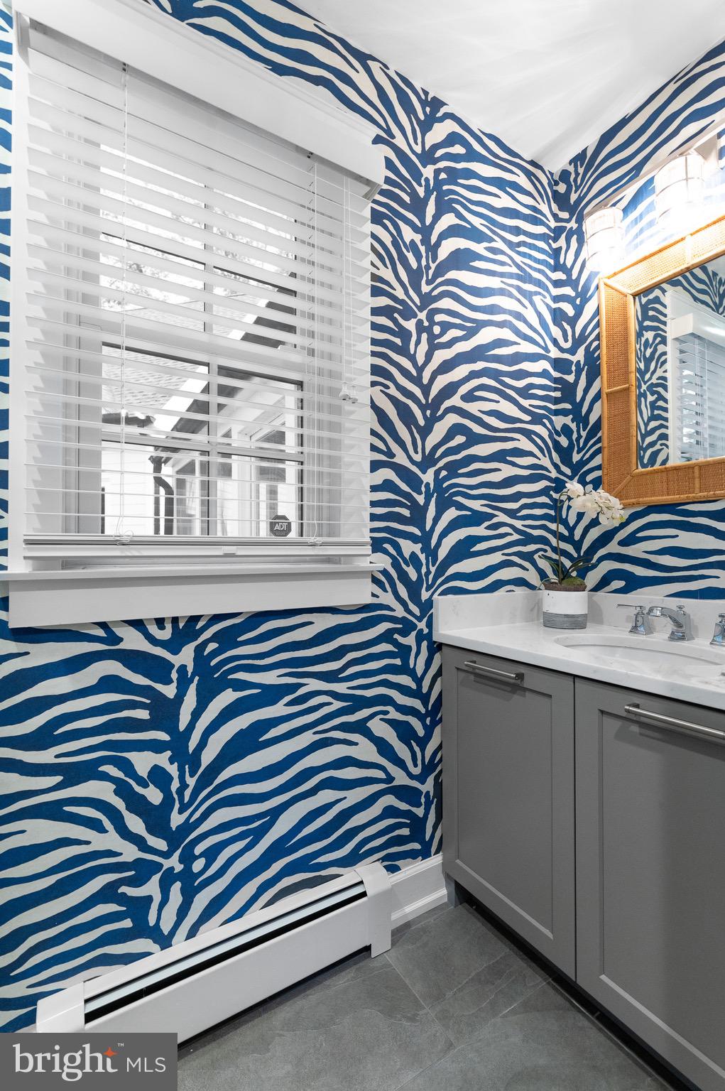 COLONIAL VILLAGE - Residential