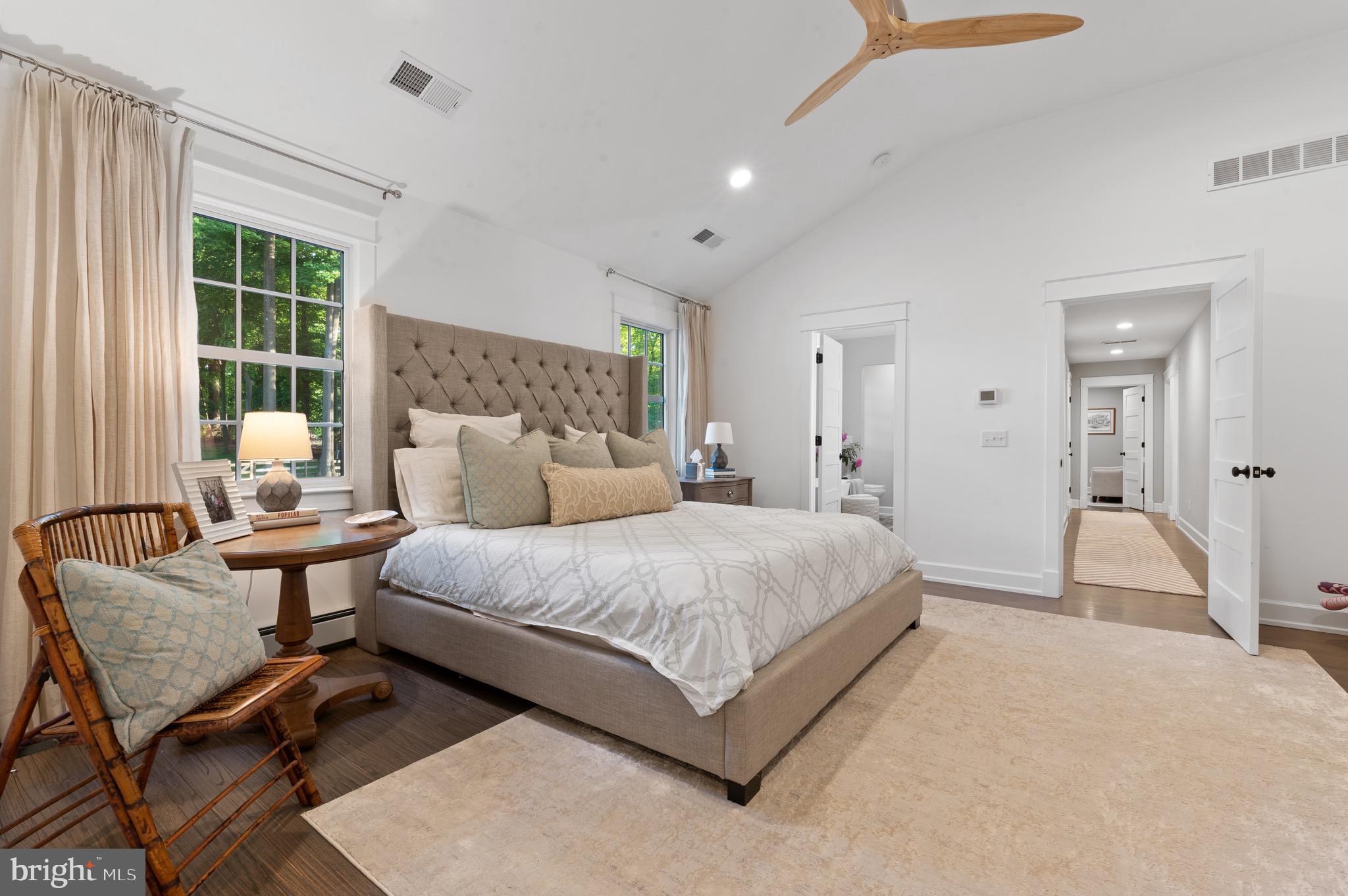 COLONIAL VILLAGE - Residential