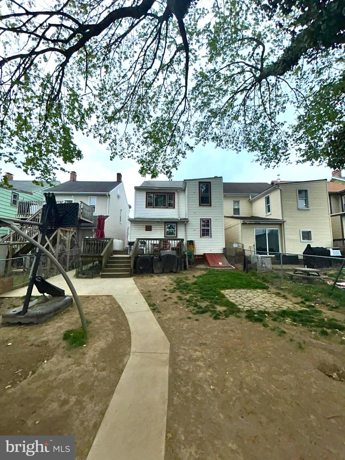 325 N FRANKLIN STREET