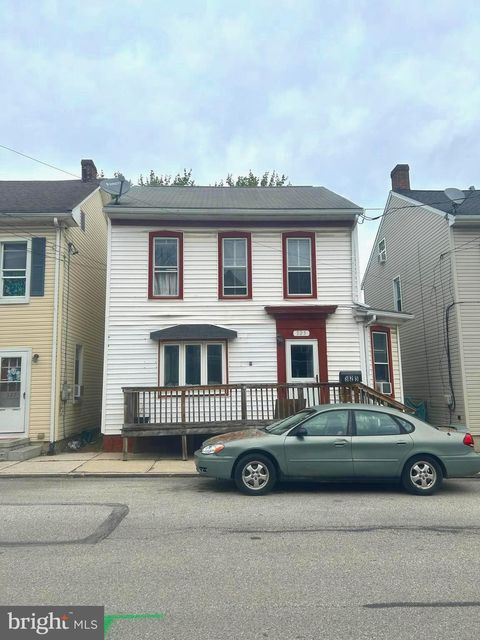 Photo of 325 N Franklin Street, HANOVER, PA 17331 (MLS # PAYK2101342)