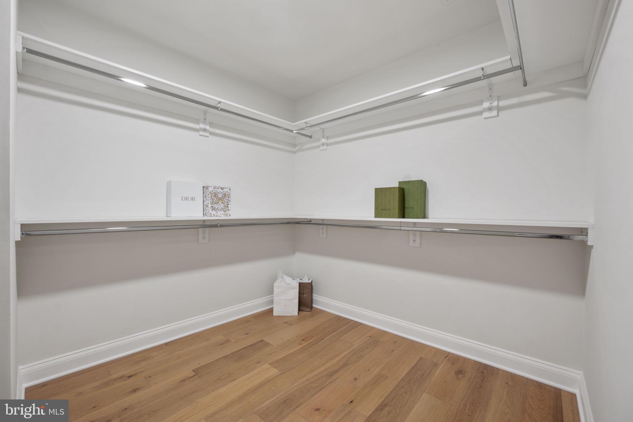 HAMPSHIRE GREENS - Residential