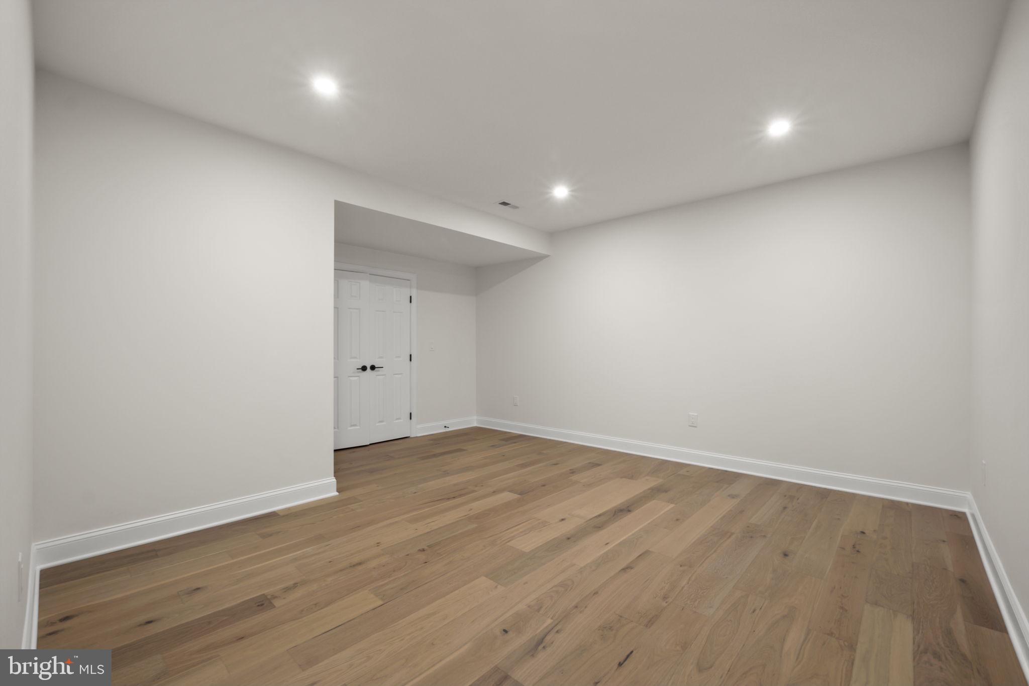 HAMPSHIRE GREENS - Residential